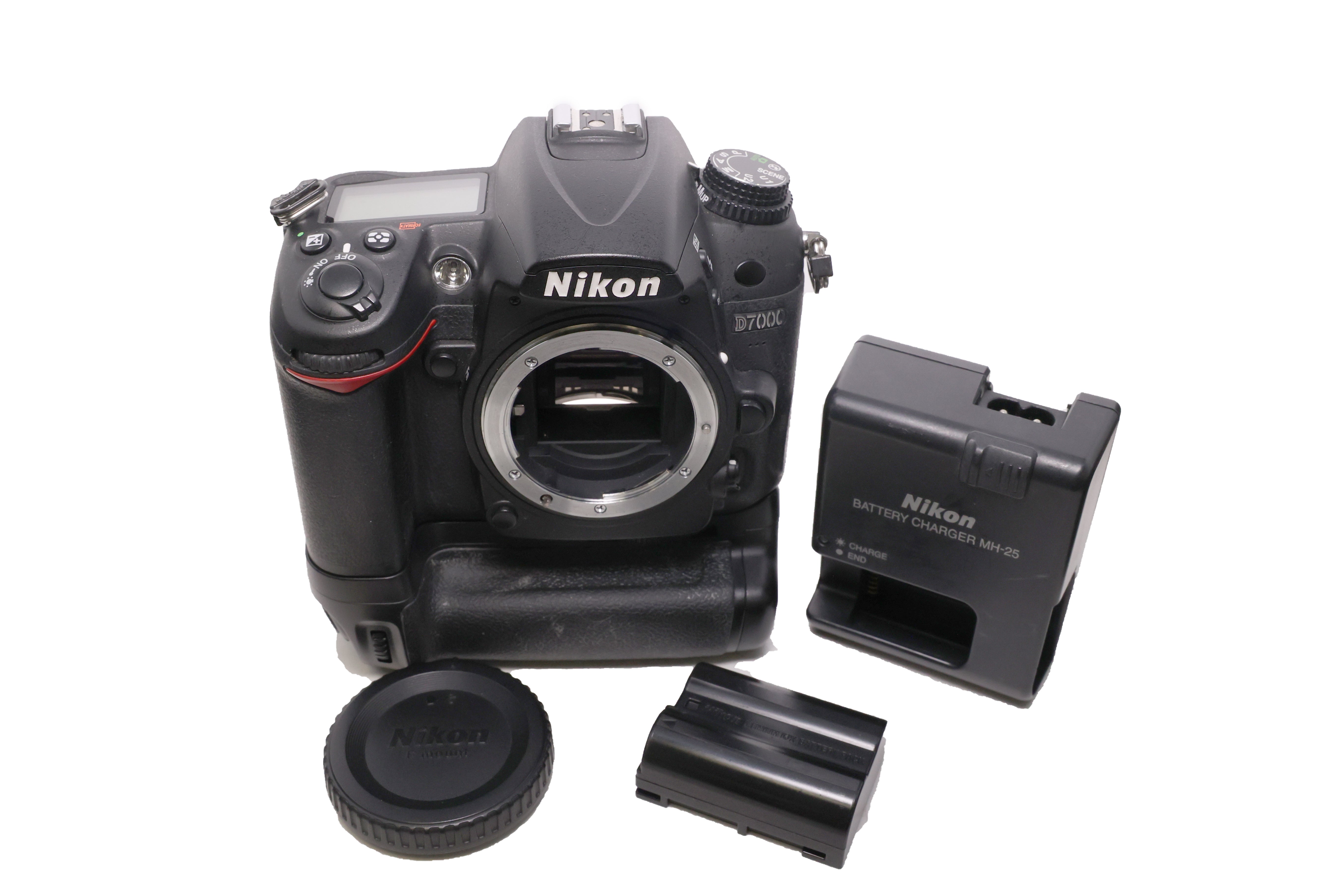 USED Nikon D7000 DSLR Body with MB-D11 battery grip