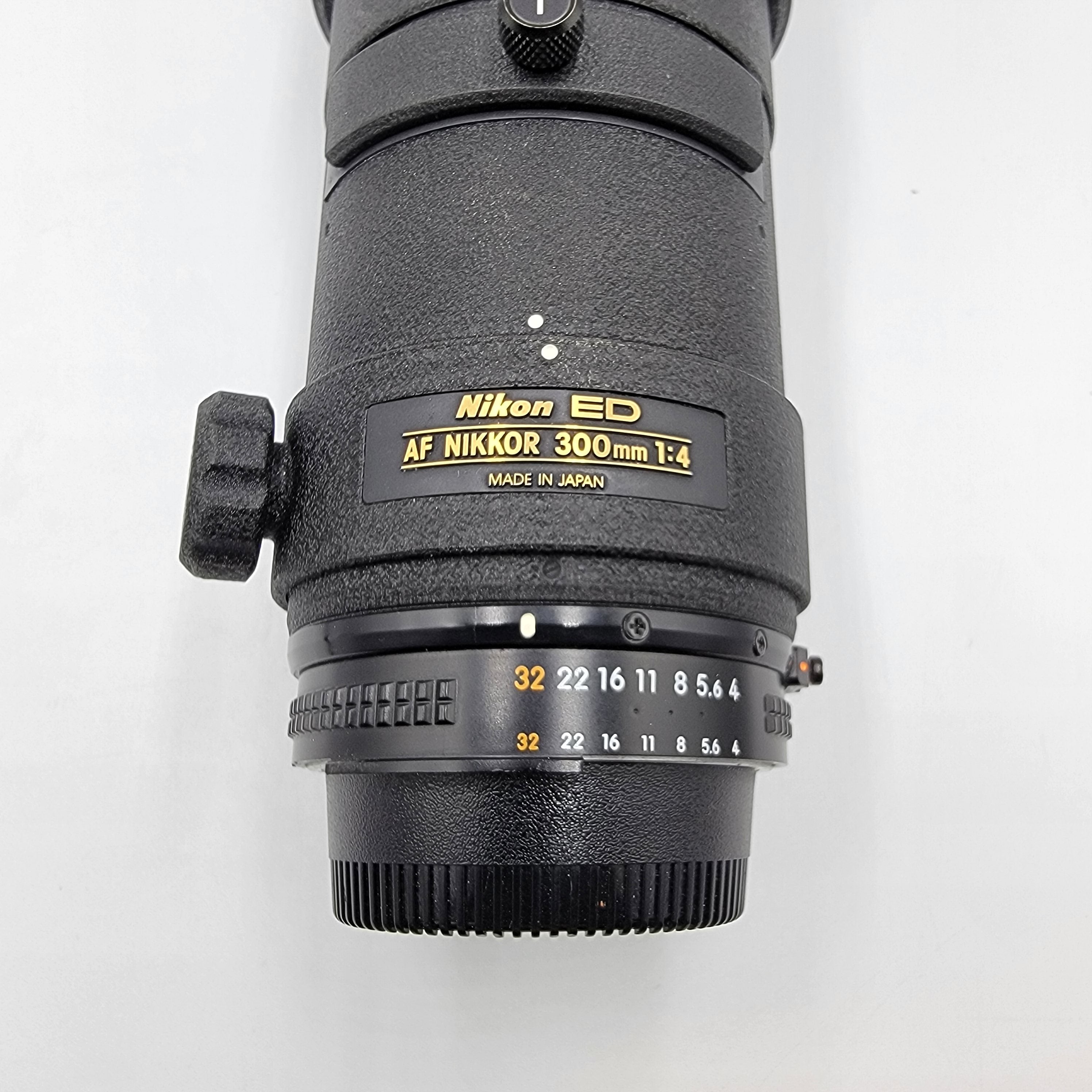 Used Nikon 300mm f4 ED Lens