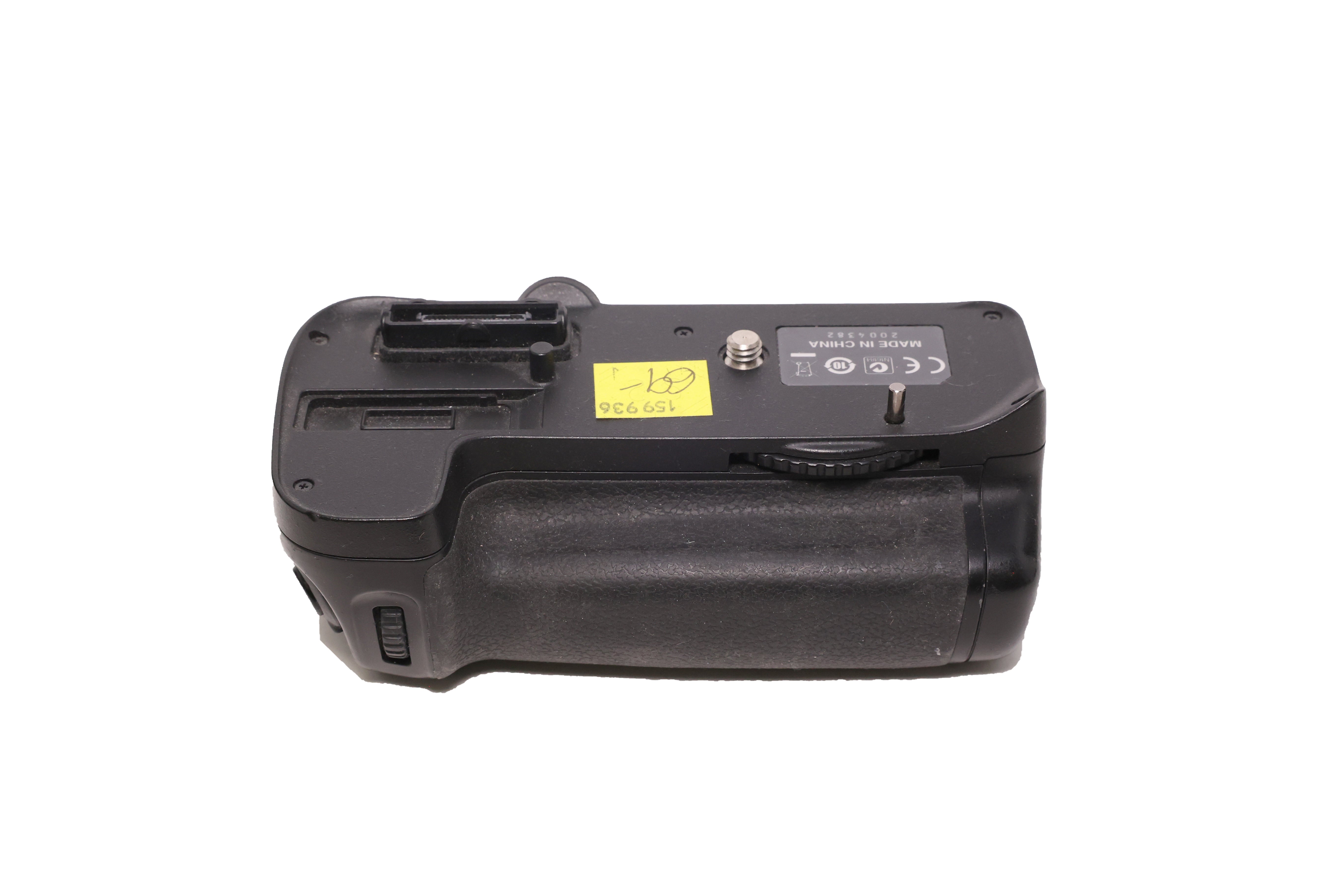 Used Nikon MB-D11 Battery Grip