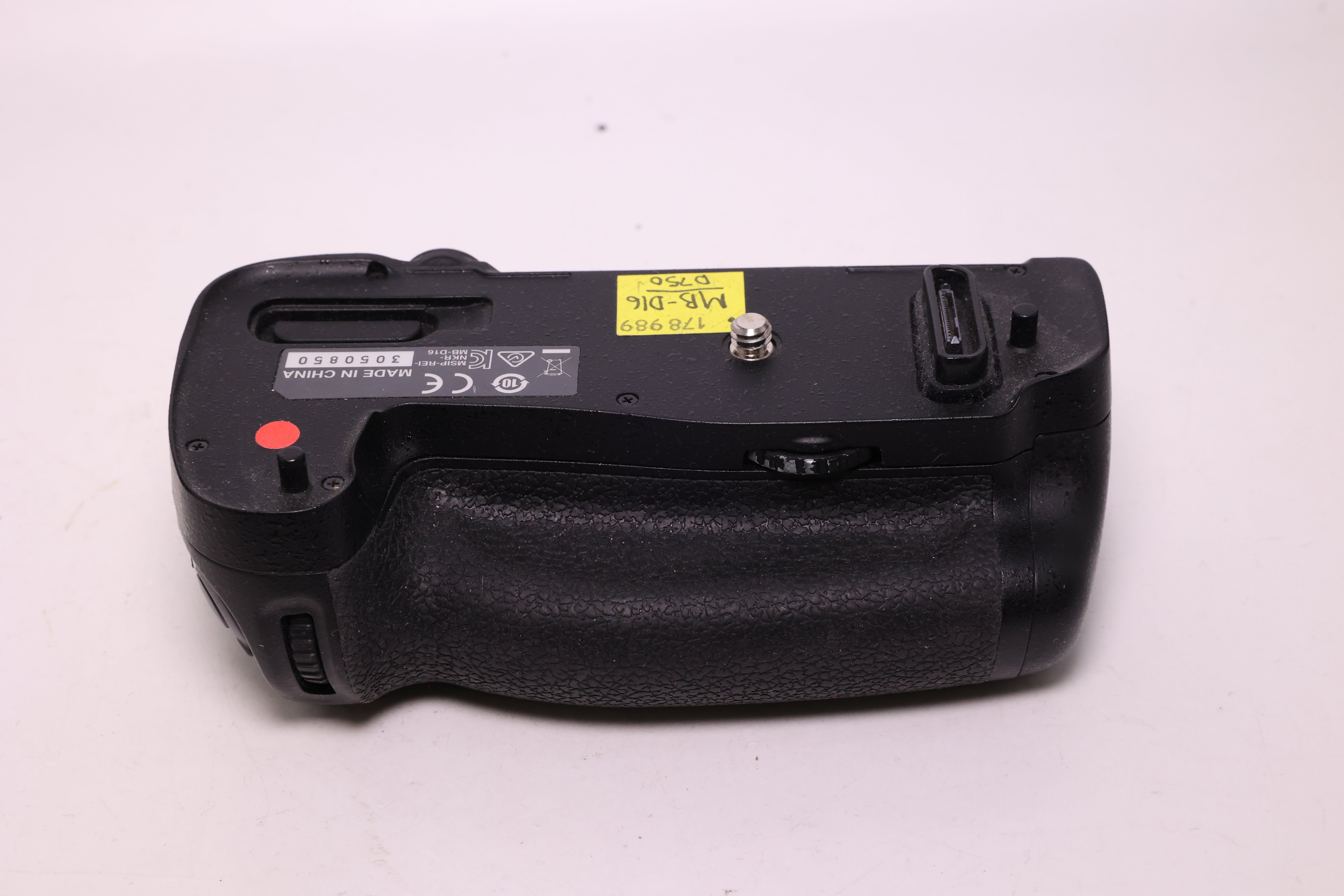 USED Nikon MB-D16 Multi Power Battery Pack for D750