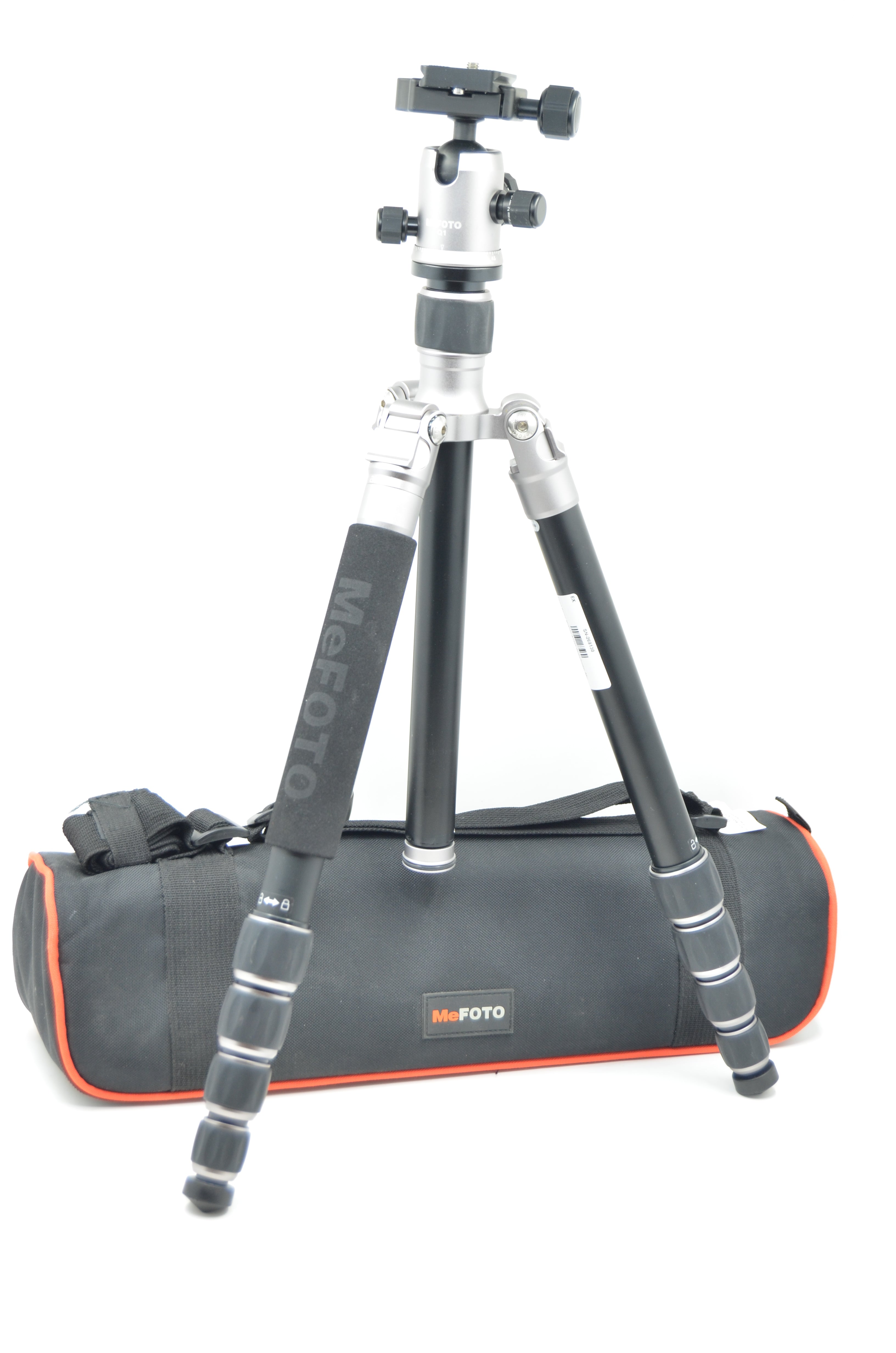 Used Benro MeFoto A1350 GlobeTrotter Aluminum Travel Tripod Kit w/Q1 Ballhead (Titanium)