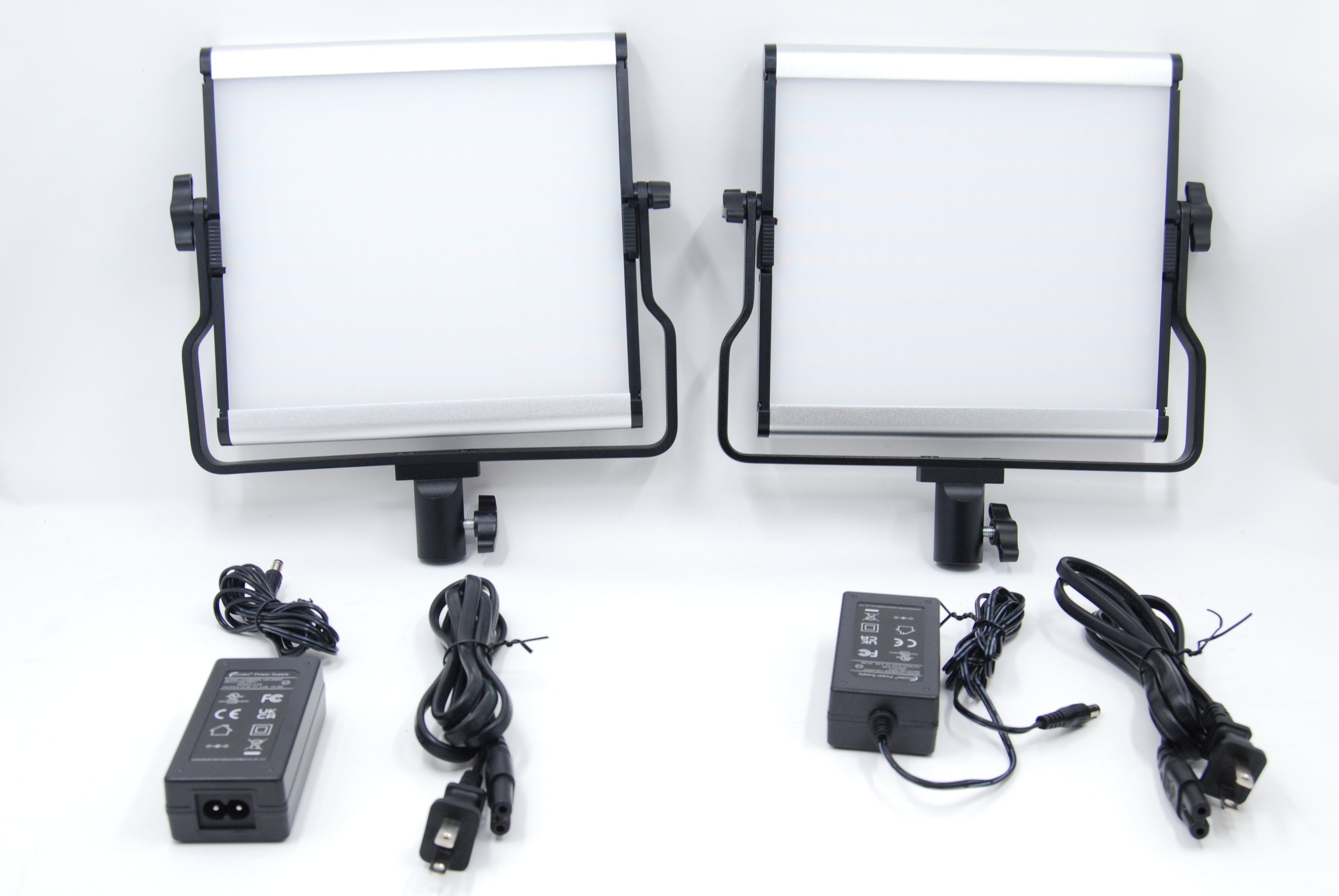 Used Promaster 4611 Basis B88B 2-Light Bi-Color LED Kit