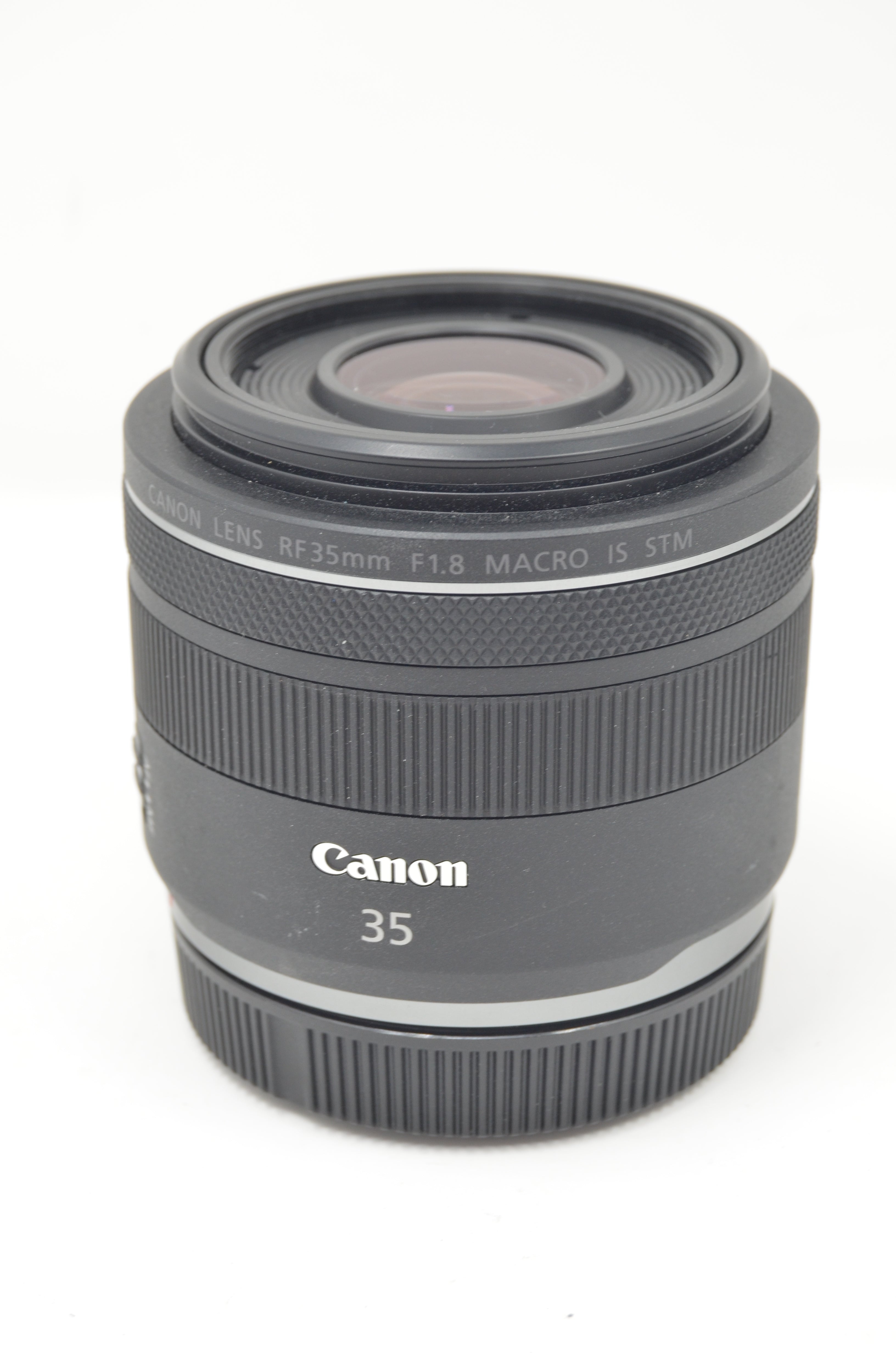 Canon RF 35mm f/1.8 is STM