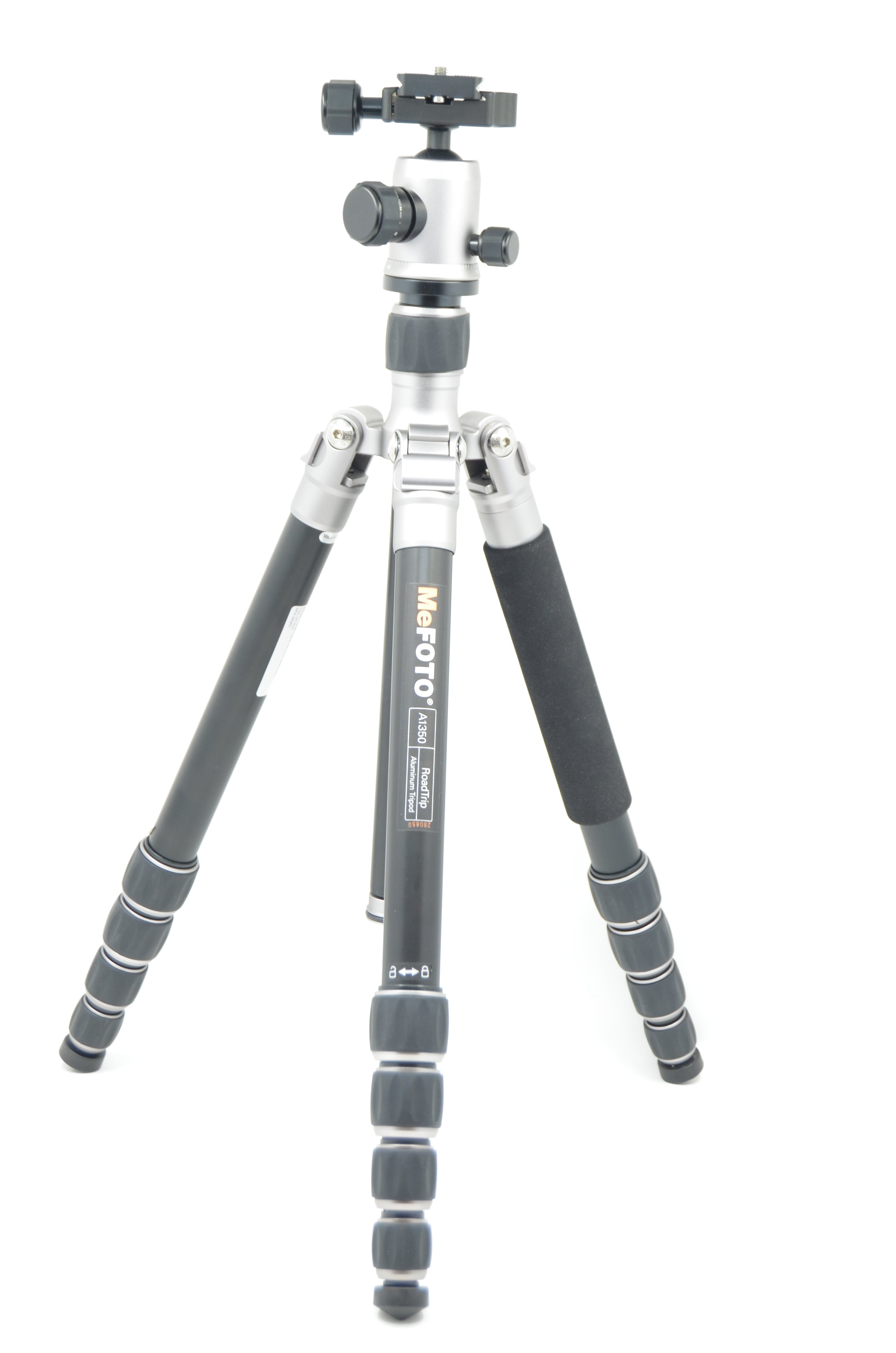 Used Benro MeFoto A1350 GlobeTrotter Aluminum Travel Tripod Kit w/Q1 Ballhead (Titanium)