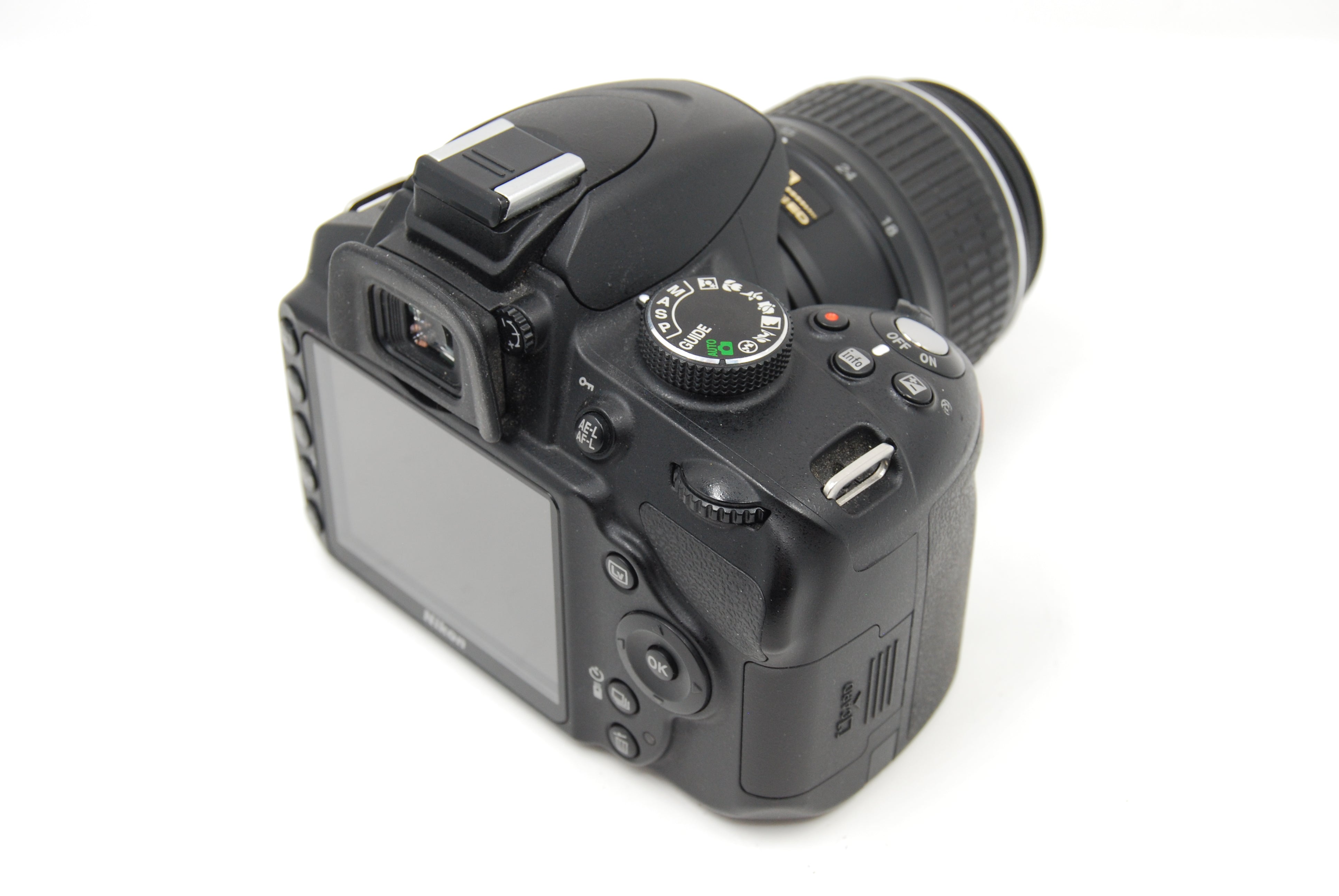 USED Nikon D3200 DSLR w/18-55mm Kit