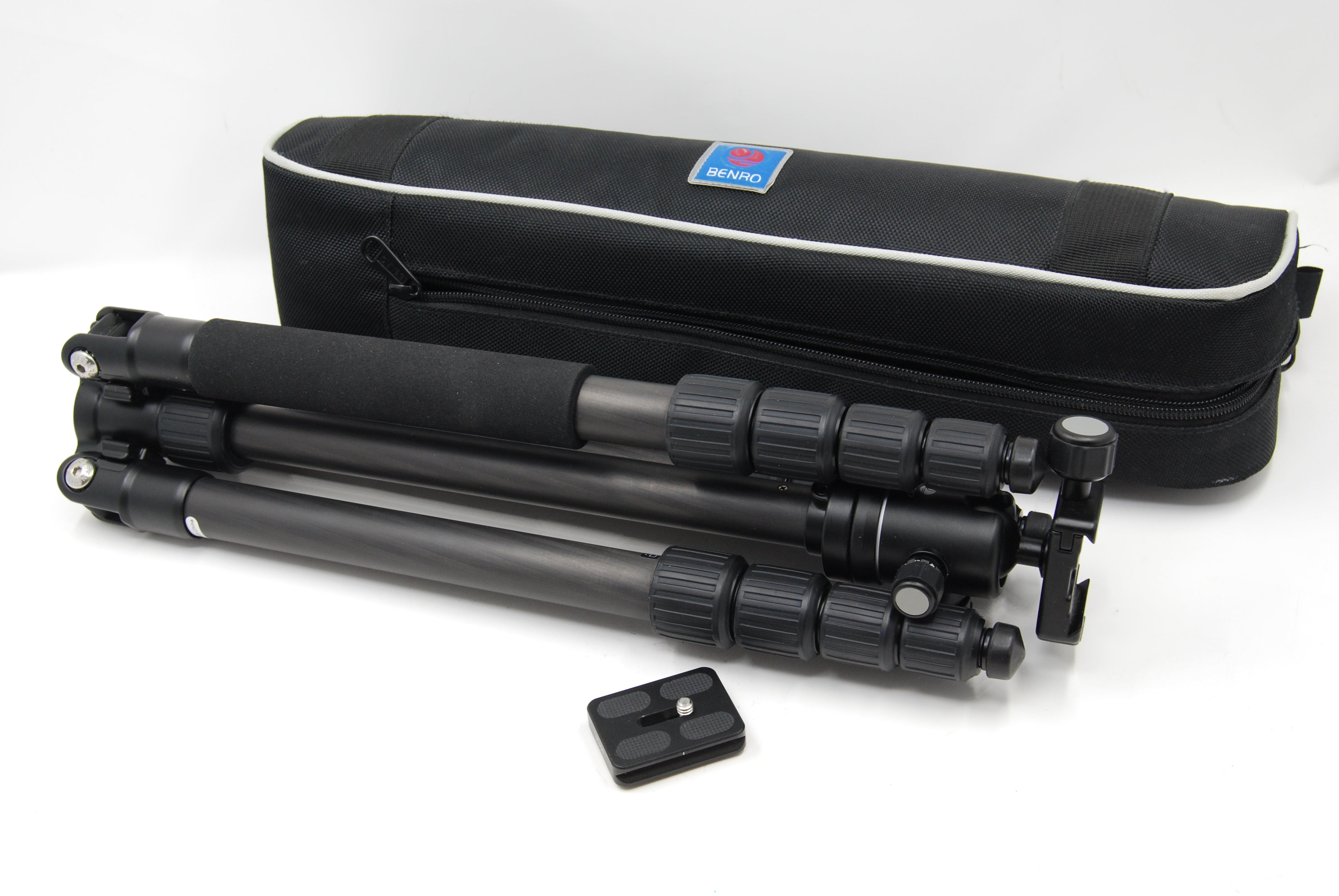 Used Benro C1691T MG/CF Travel Tripod w/B0 Head