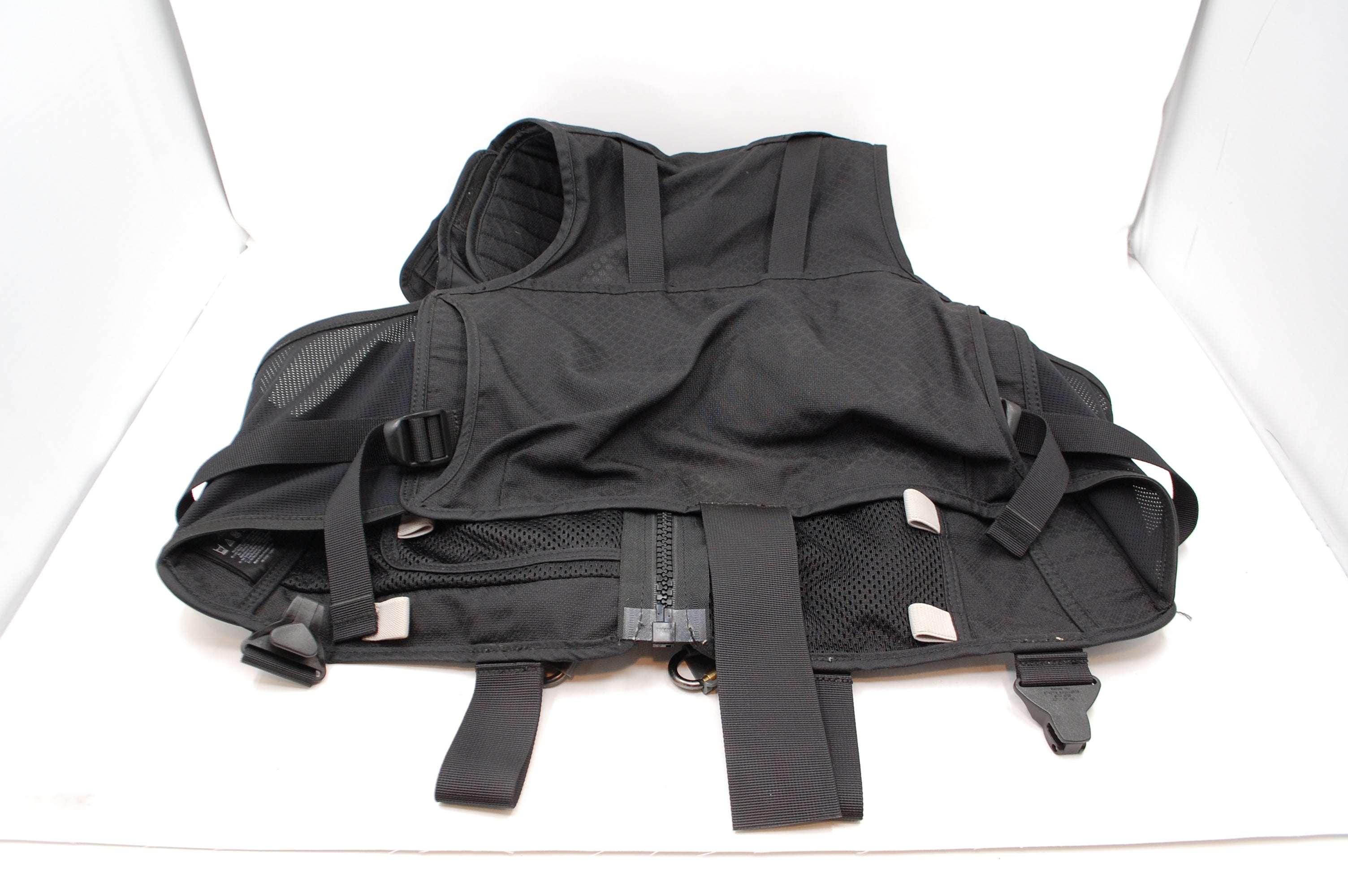 Used Lowepro S&F Series Technical Vest (LG/XL)