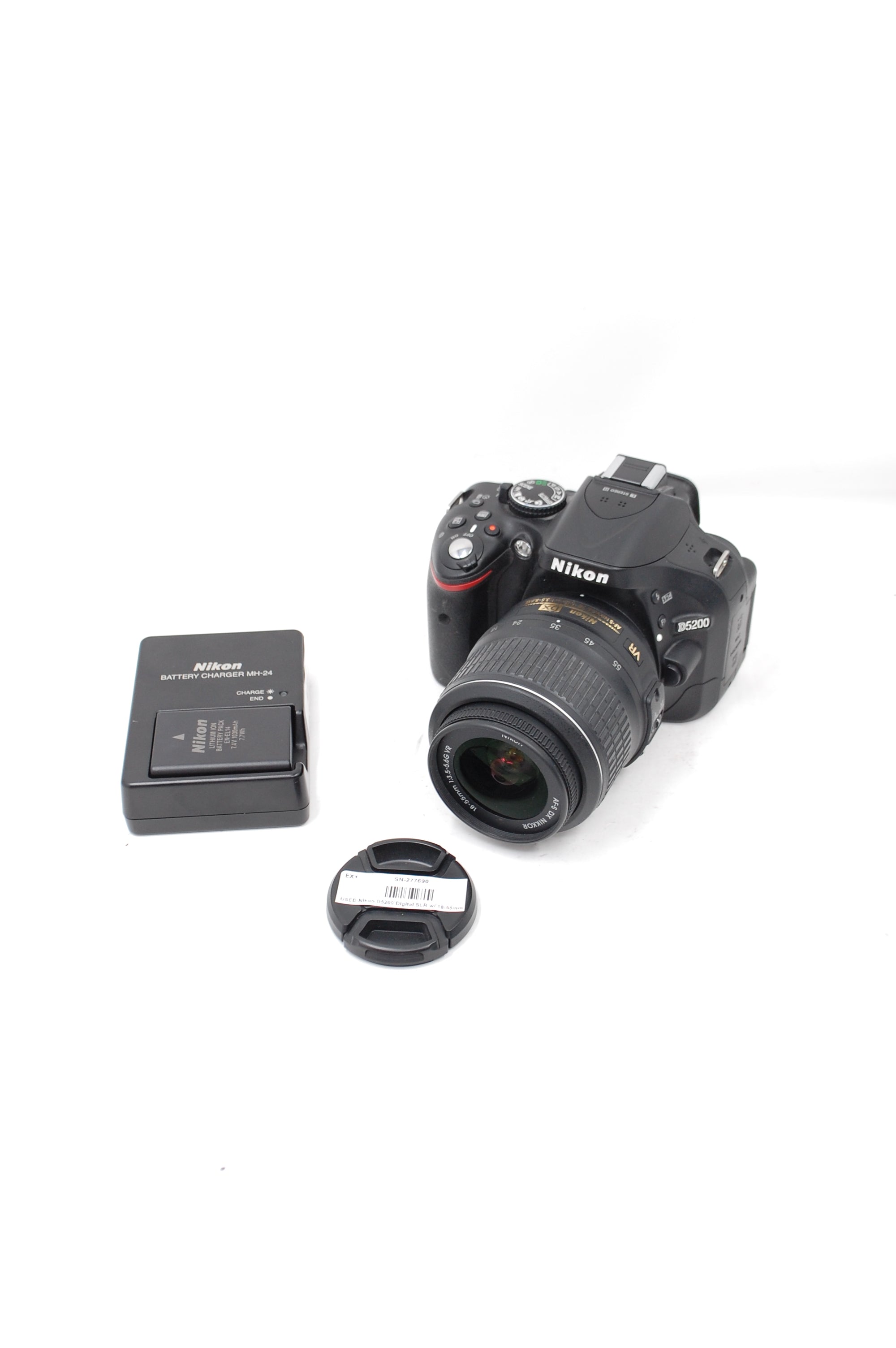 USED Nikon D5200 Digital SLR w/ 18-55mm VR
