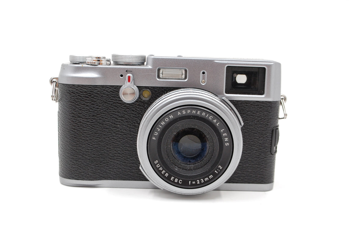 USED Fuji Finepix X100 Digital Camera - FOR PARTS, NOT WORKING