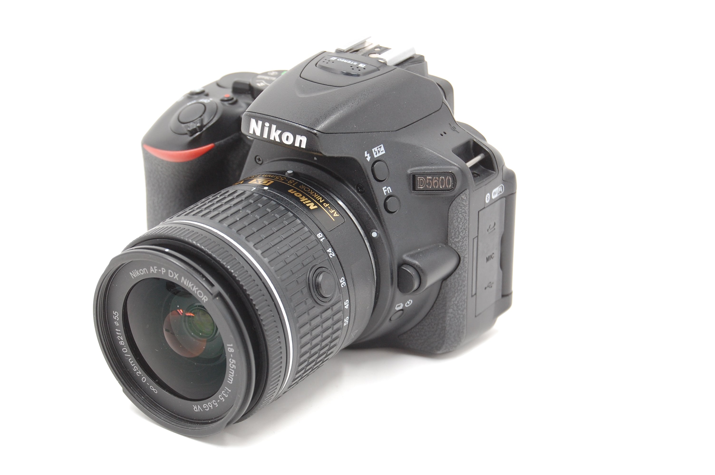 USED Nikon D5600 DSLR Camera with 18-55