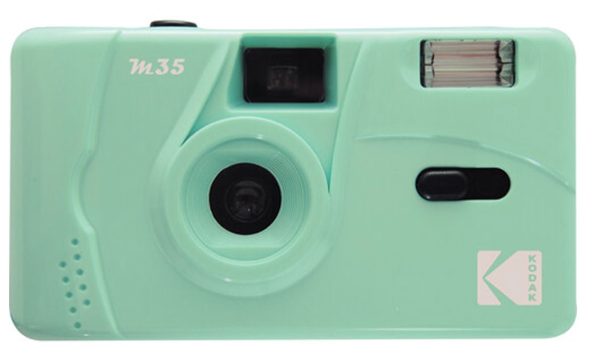 Kodak M35 カメラ ミントグリーン& ultramax film 3個 Kodak M35 Film Camera with Flash (Mint Green)