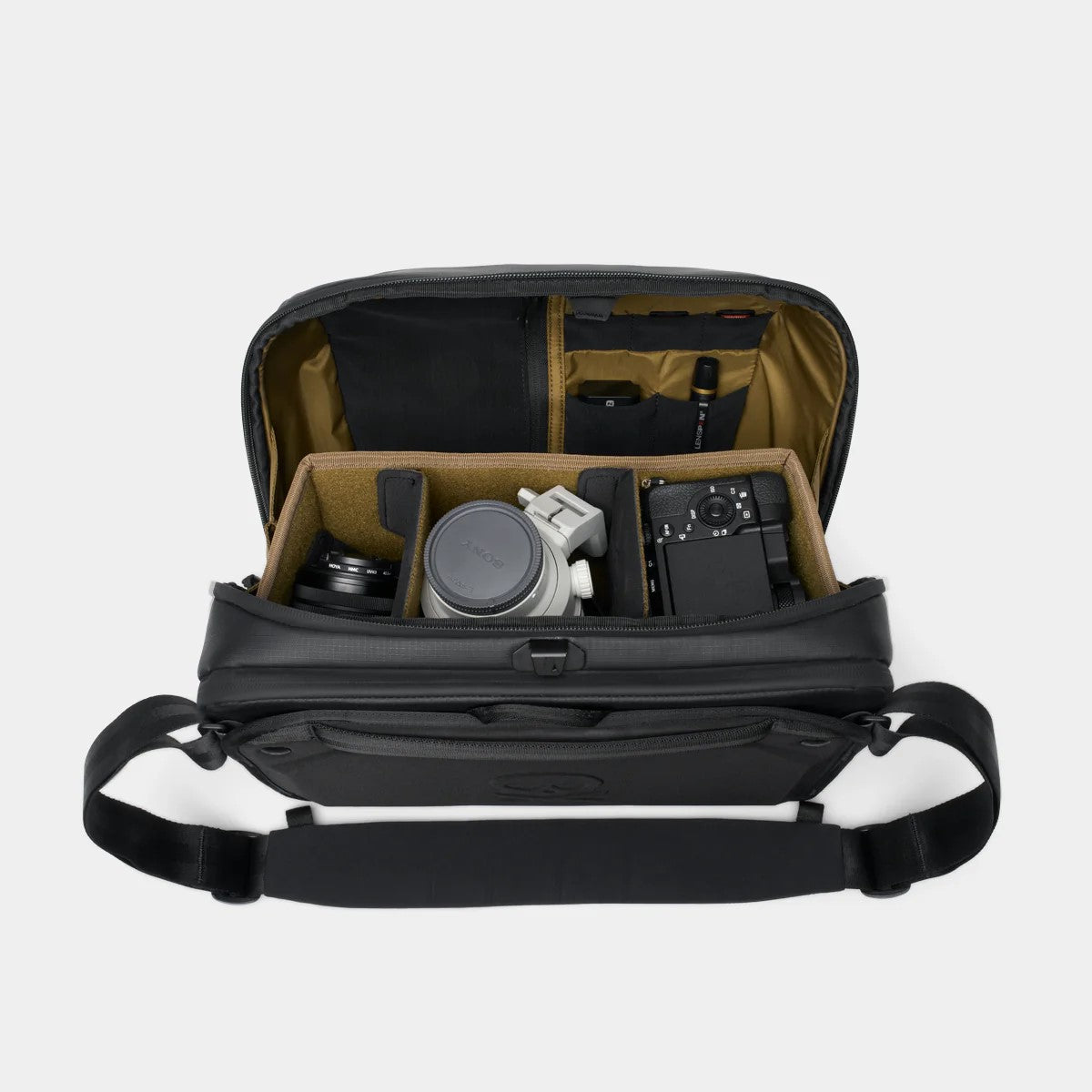 Nomatic McKinnon Camera Messenger Bag (Black, 13L)