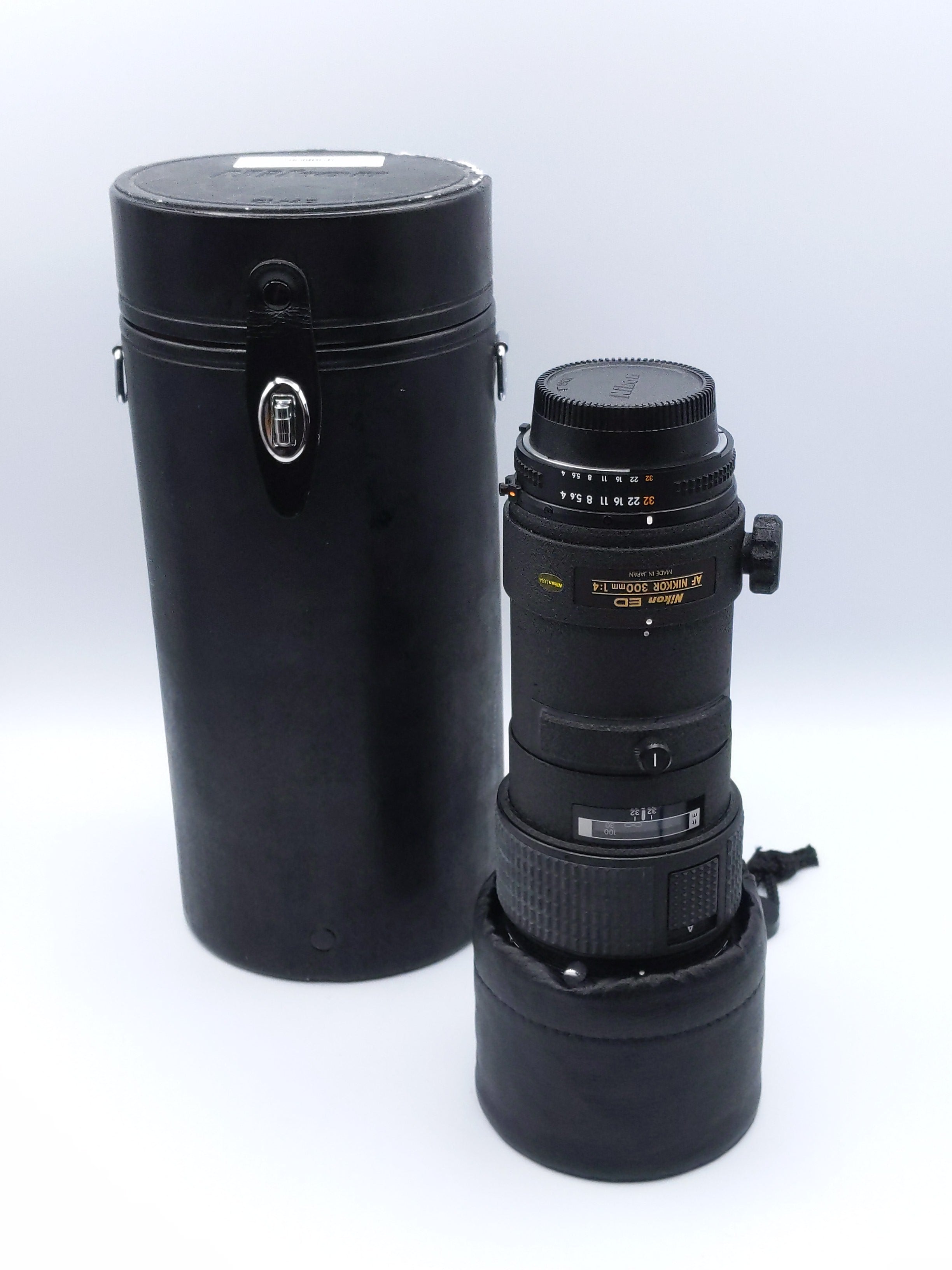USED Nikon 300mm F4 ED AF Lens