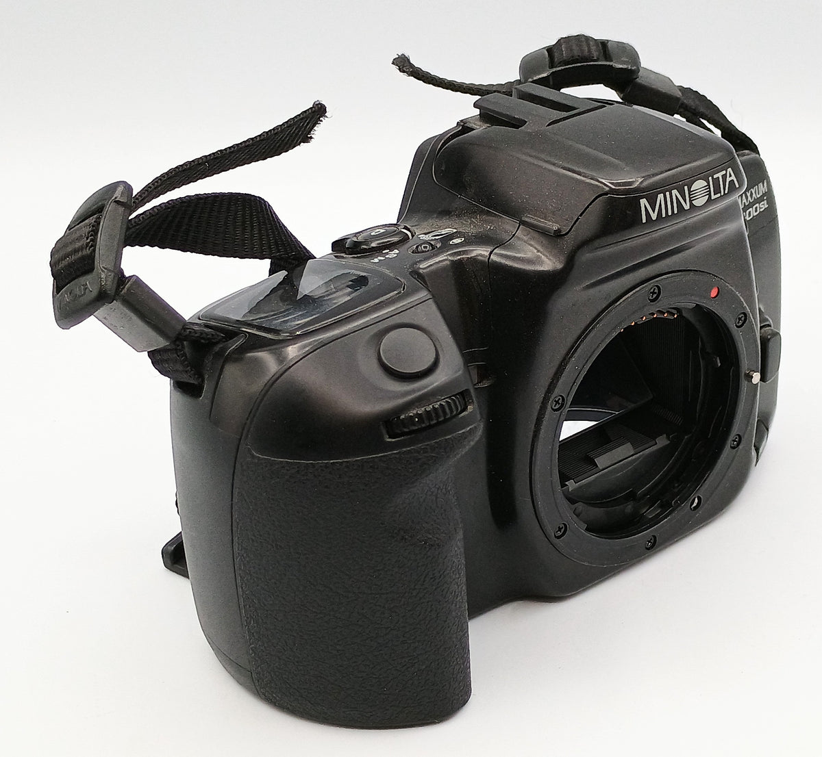 USED Minolta Maxxum 400si with 28-80mm f3.5-5.6 Quantaray Lens