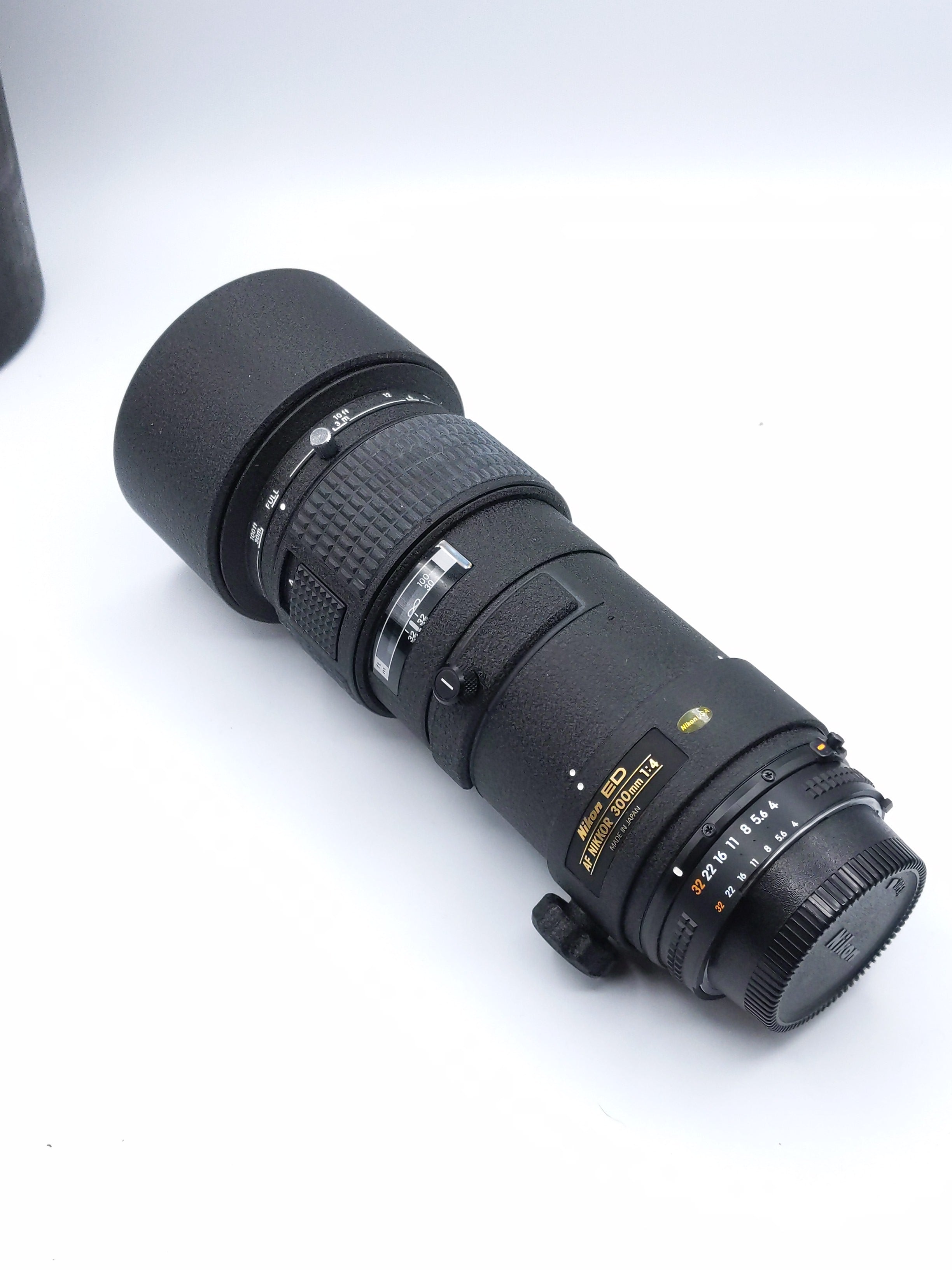 USED Nikon 300mm F4 ED AF Lens
