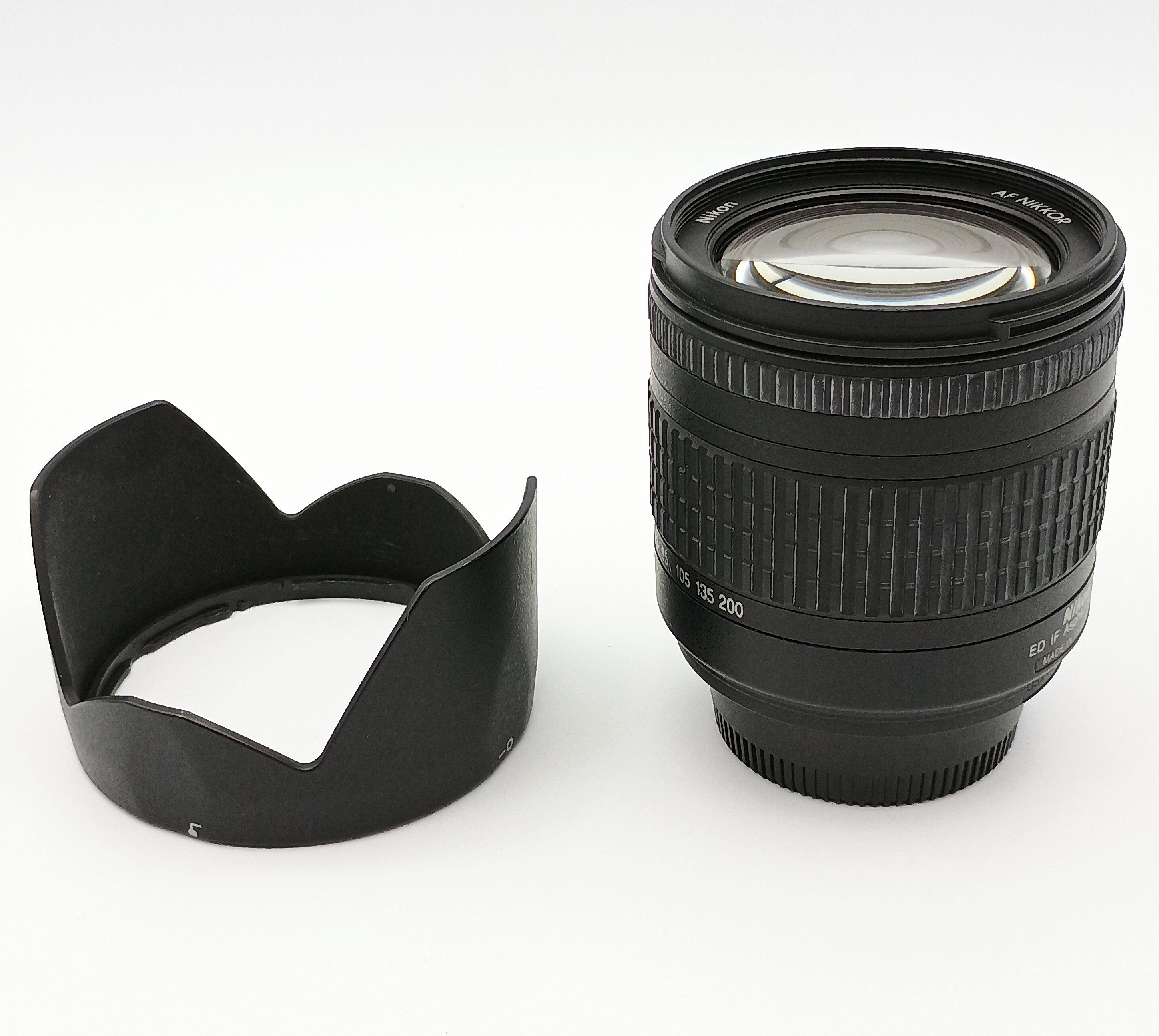 USED Nikon 28-200mm