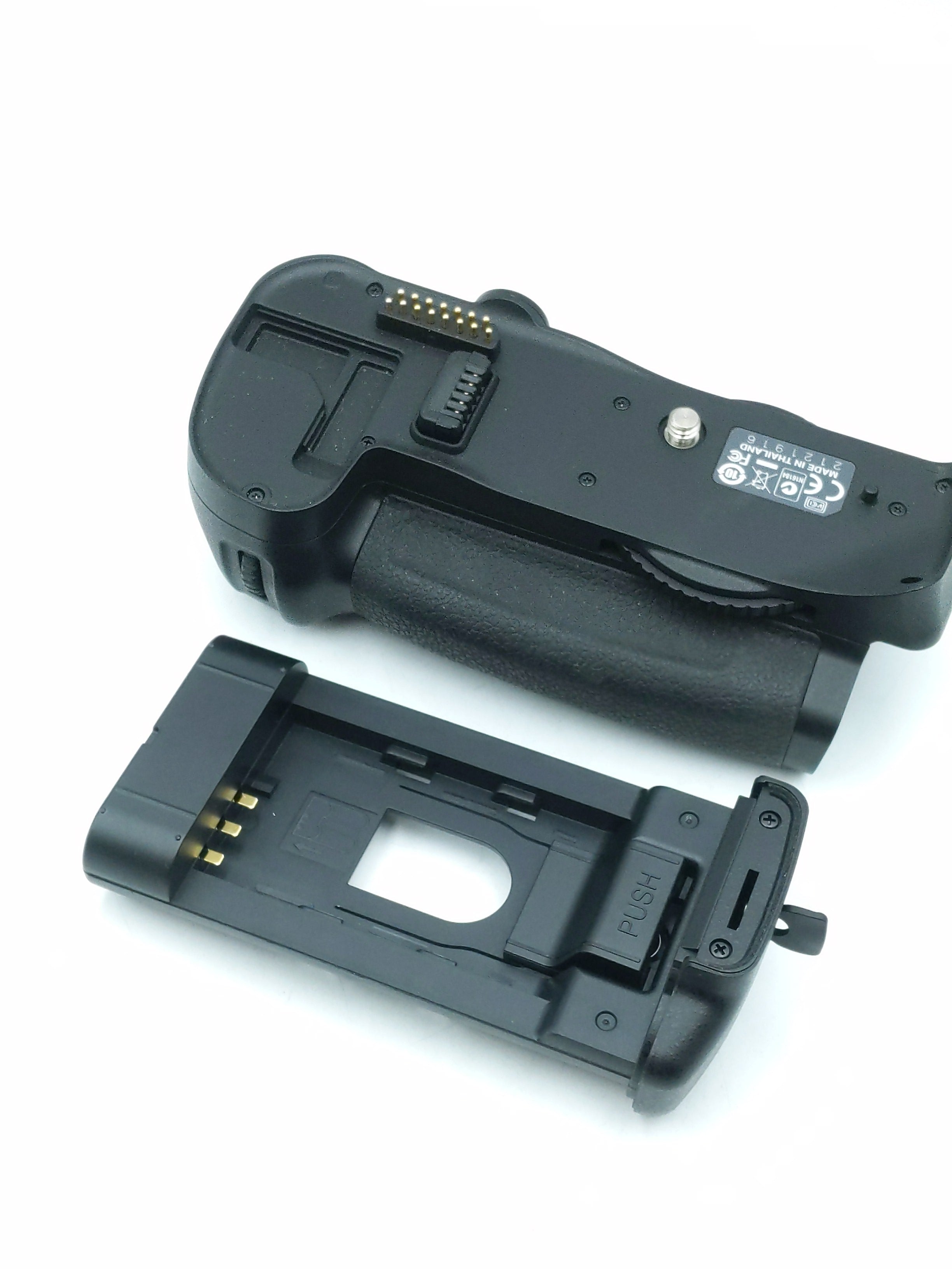 USED Nikon MB-D10 Battery Grip