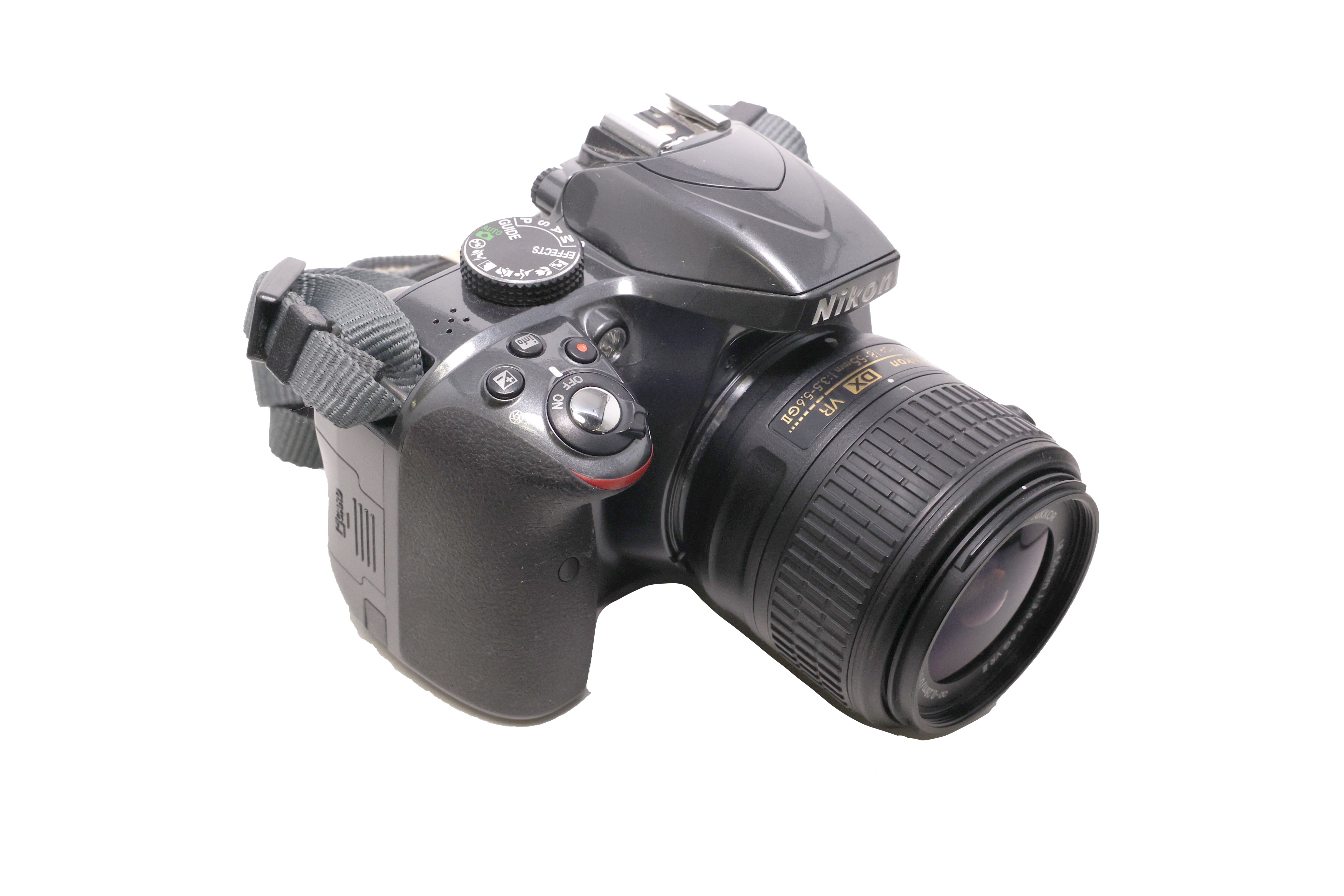 Used Nikon D3300 DLSR Camera w/ 18-55mm VR II  Lens Kit (Black)