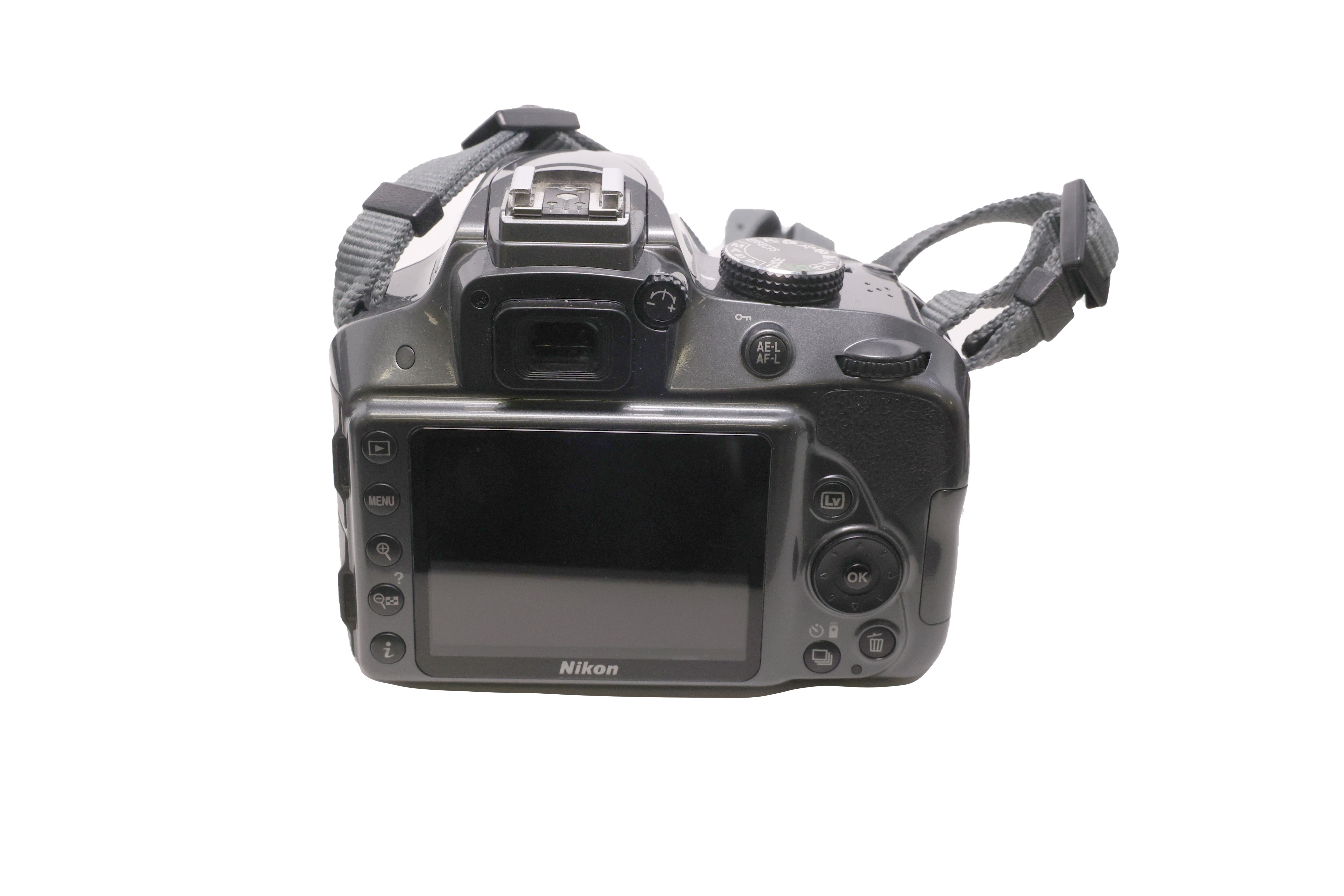 Used Nikon D3300 DLSR Camera w/ 18-55mm VR II  Lens Kit (Black)