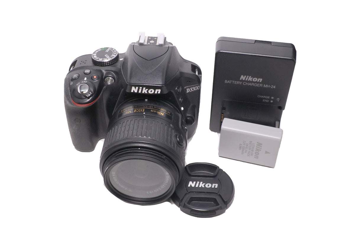 Used Nikon D3300 DLSR Camera w/ 18-55mm VR II  Lens Kit (Black)