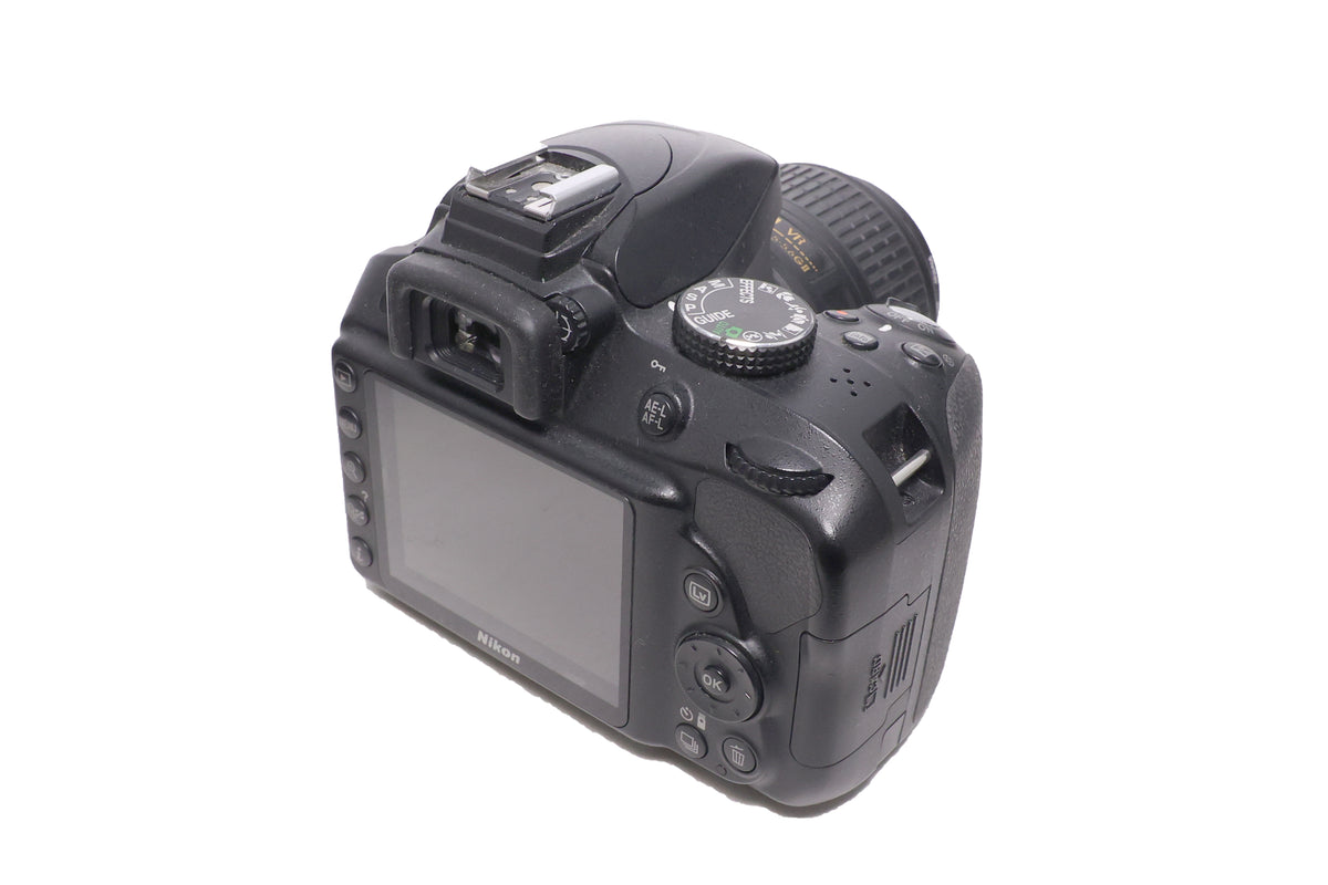 Used Nikon D3300 DLSR Camera w/ 18-55mm VR II  Lens Kit (Black)