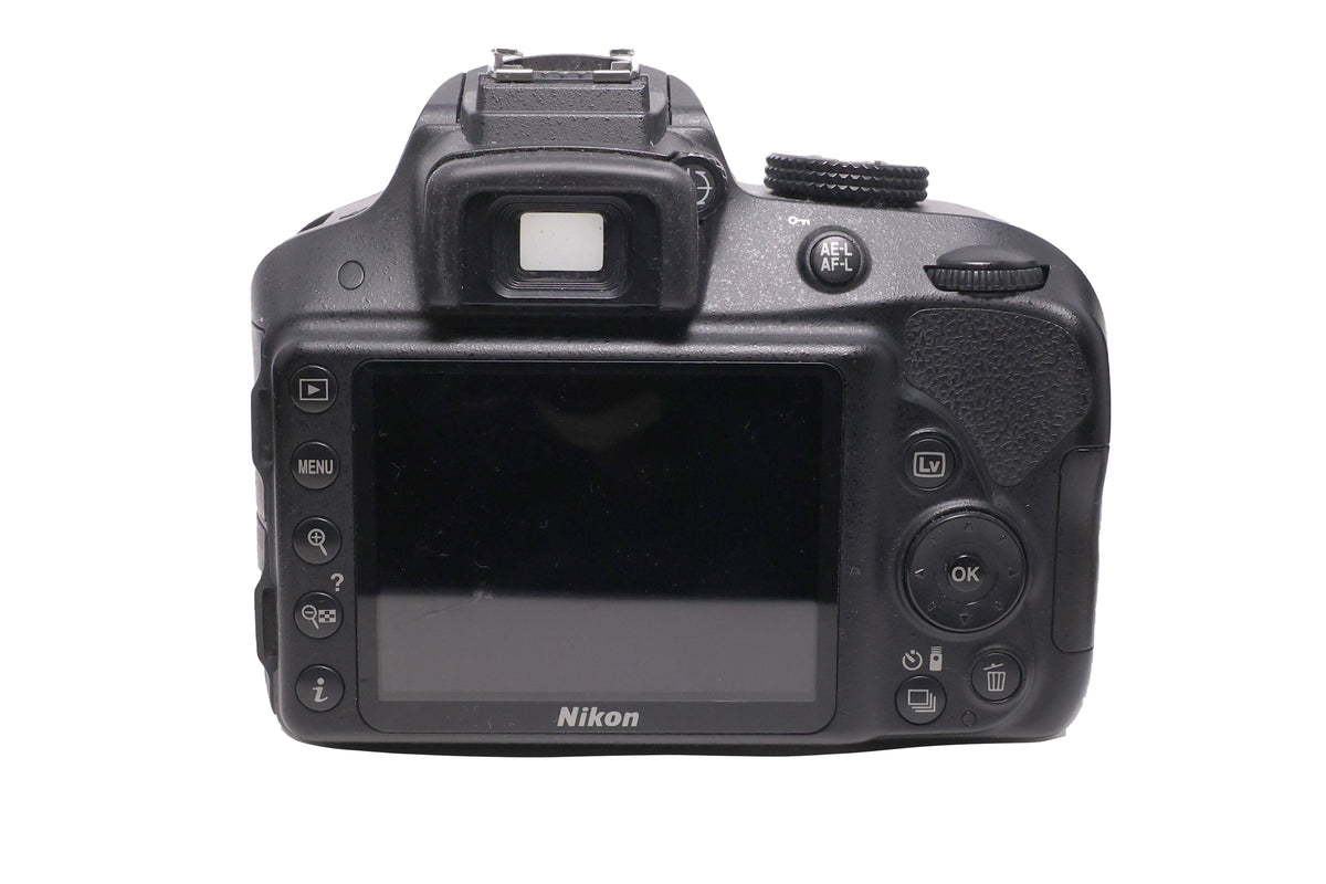Used Nikon D3300 DLSR Camera w/ 18-55mm VR II  Lens Kit (Black)