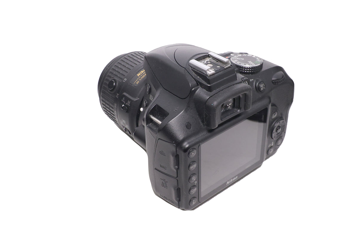 Used Nikon D3300 DLSR Camera w/ 18-55mm VR II  Lens Kit (Black)