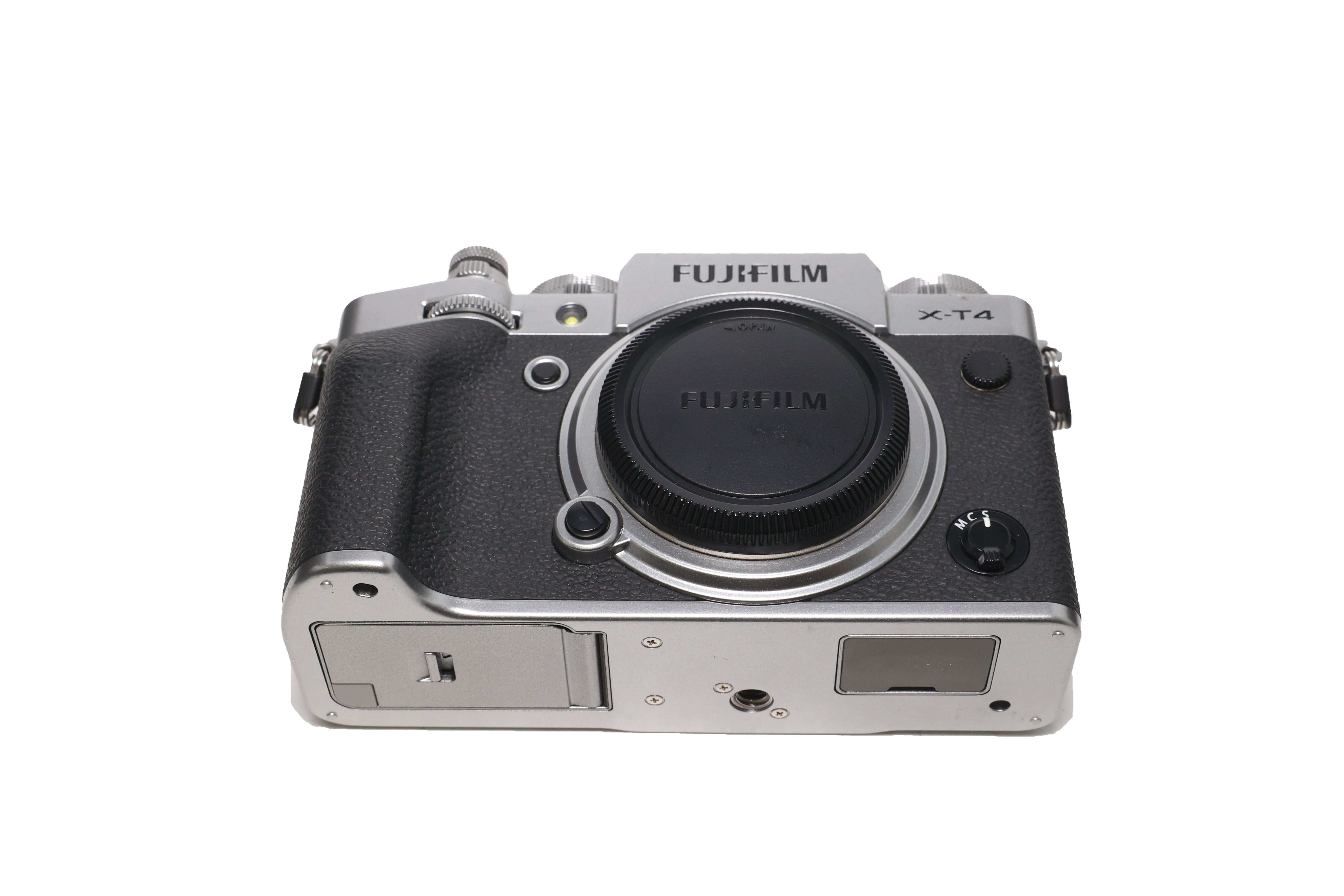 Used Fujifilm X-T4 Mirrorless Digital Camera  Body (Silver)