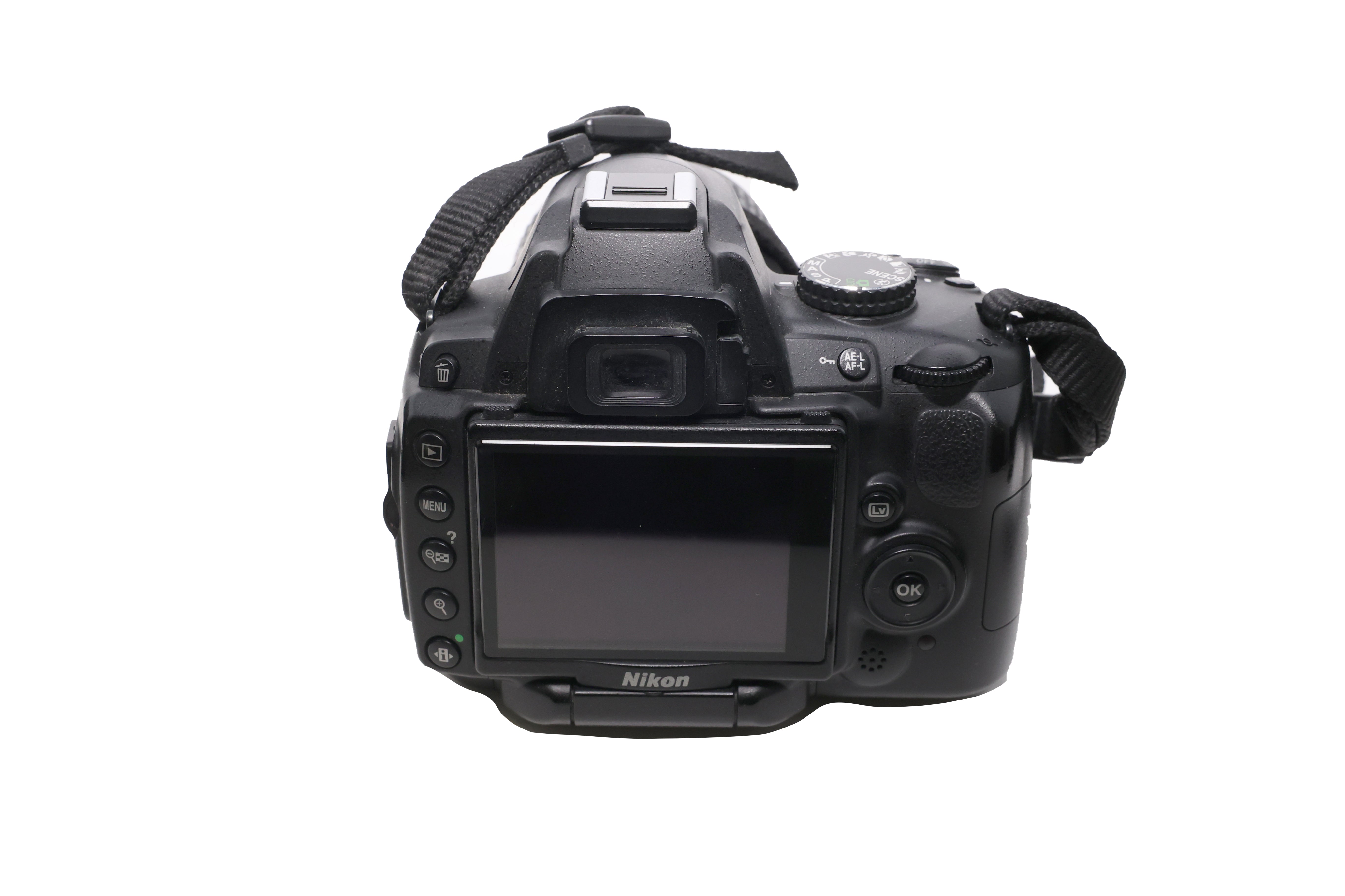 USED Nikon D5000 Digital w/ 18-55mm