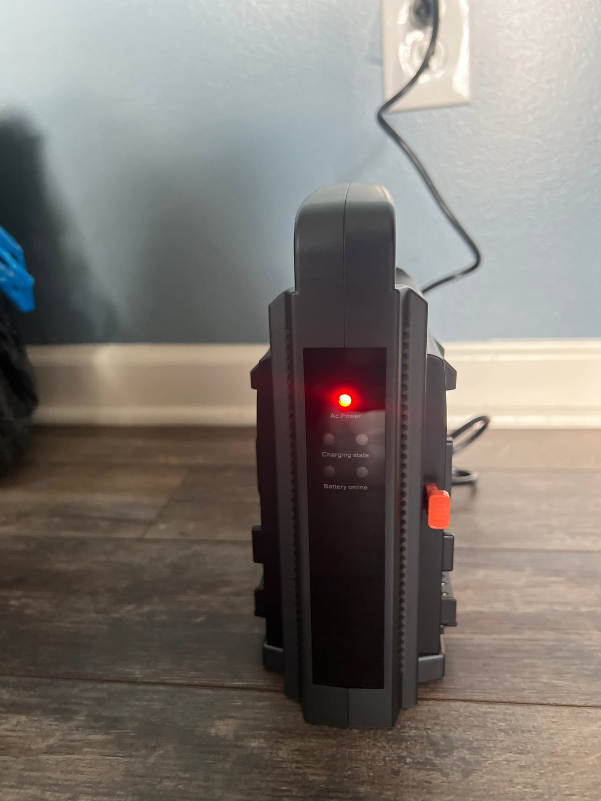 SmallRig Dual-Channel V-Mount Battery Charger