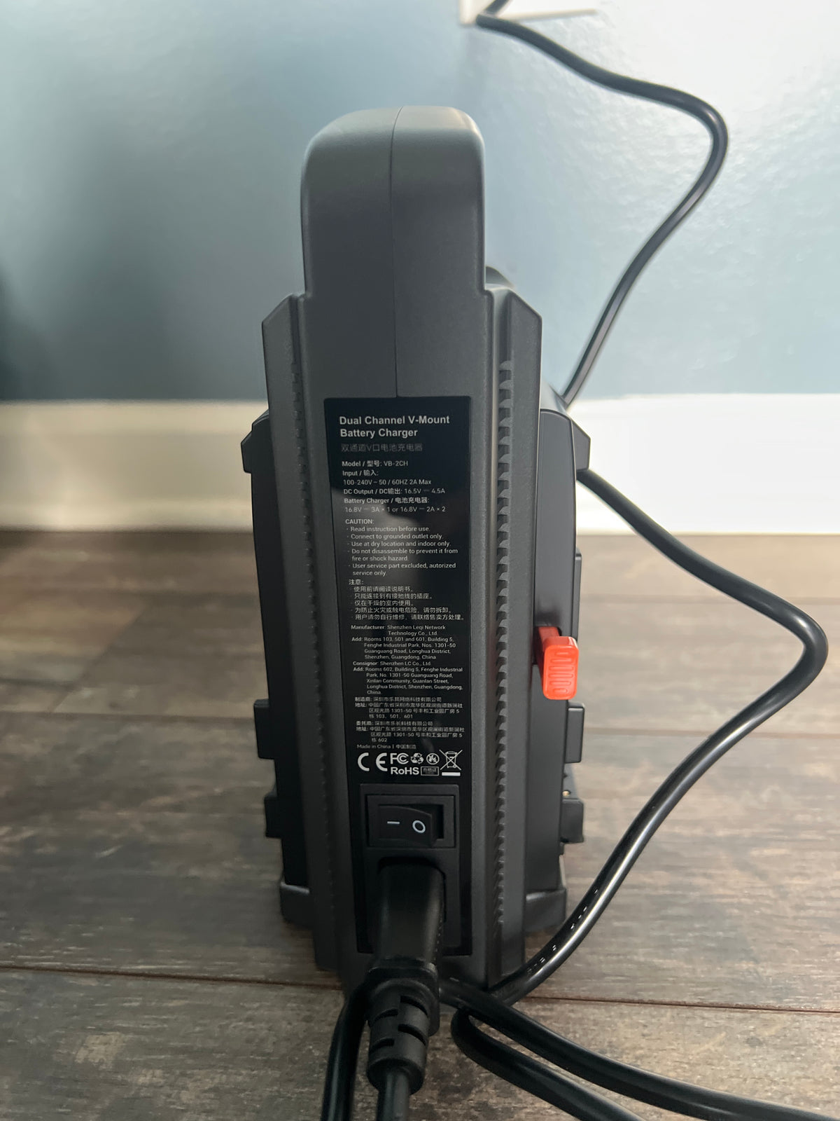 SmallRig Dual-Channel V-Mount Battery Charger