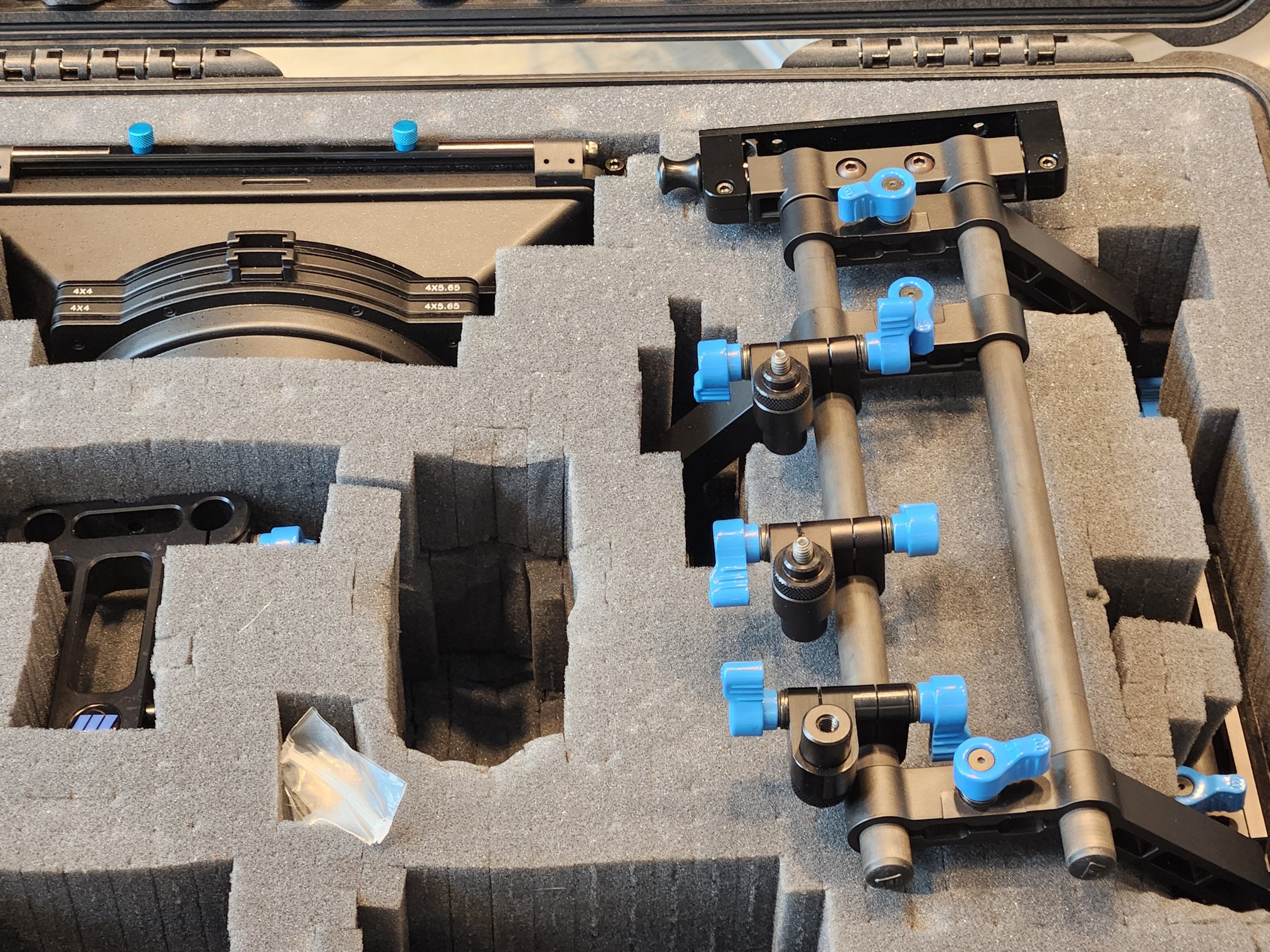 Redrock Micro DSLR Cine Camera Kit w/microMatteBox w/Side Flags & Case