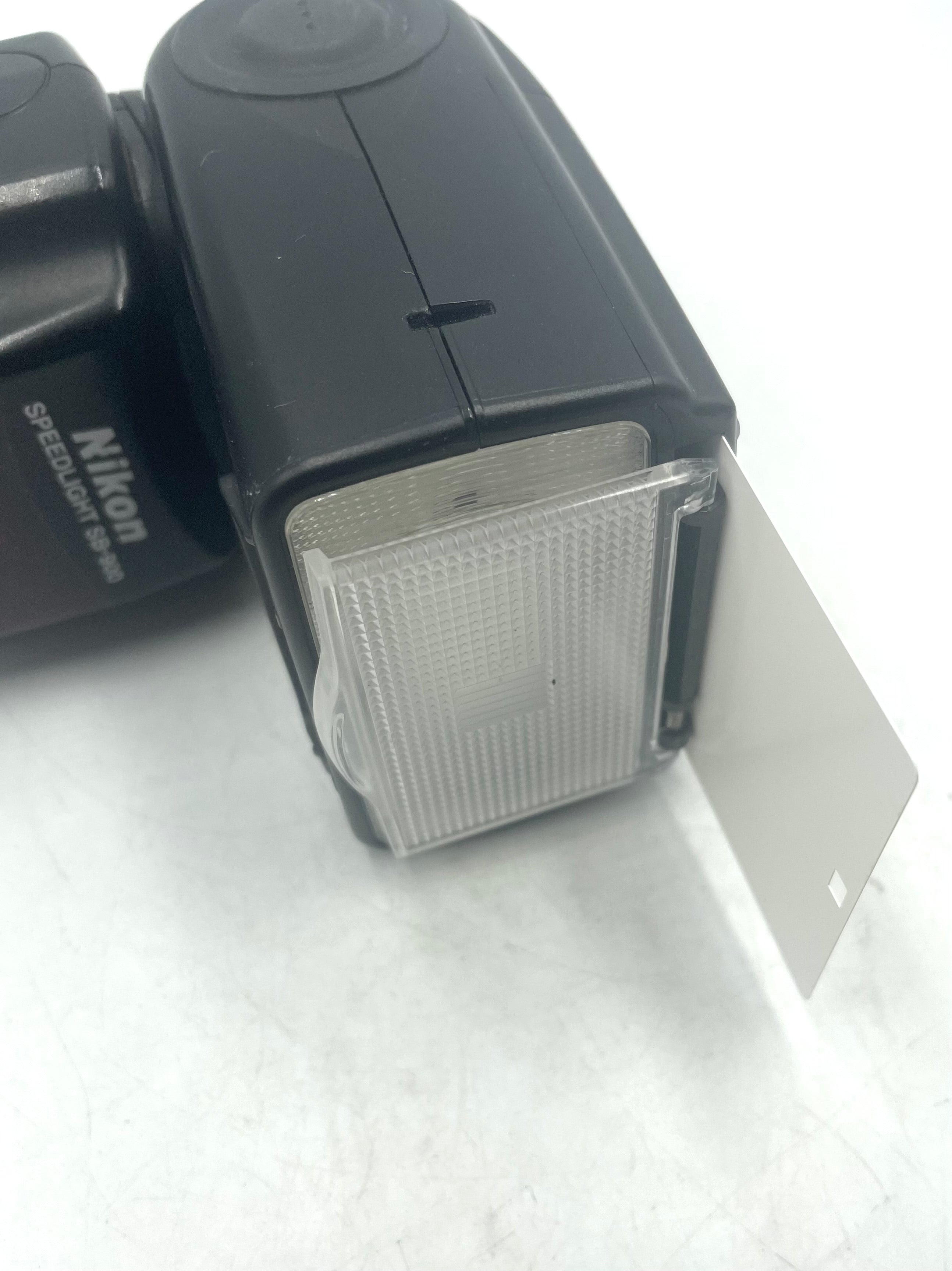 USED Nikon SB-900 Speedlight Flash