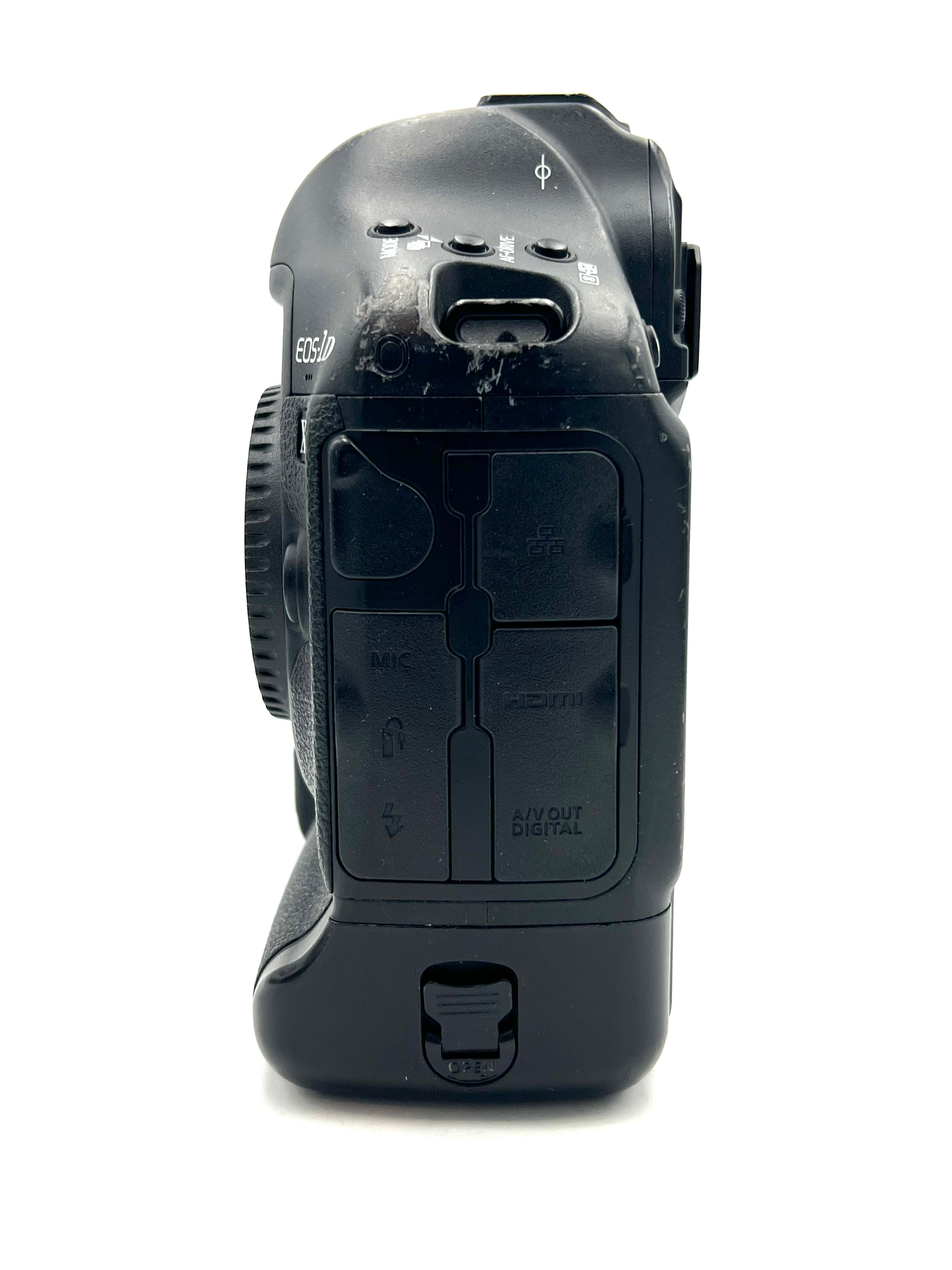 USED Canon EOS 1DX Digital SLR Camera