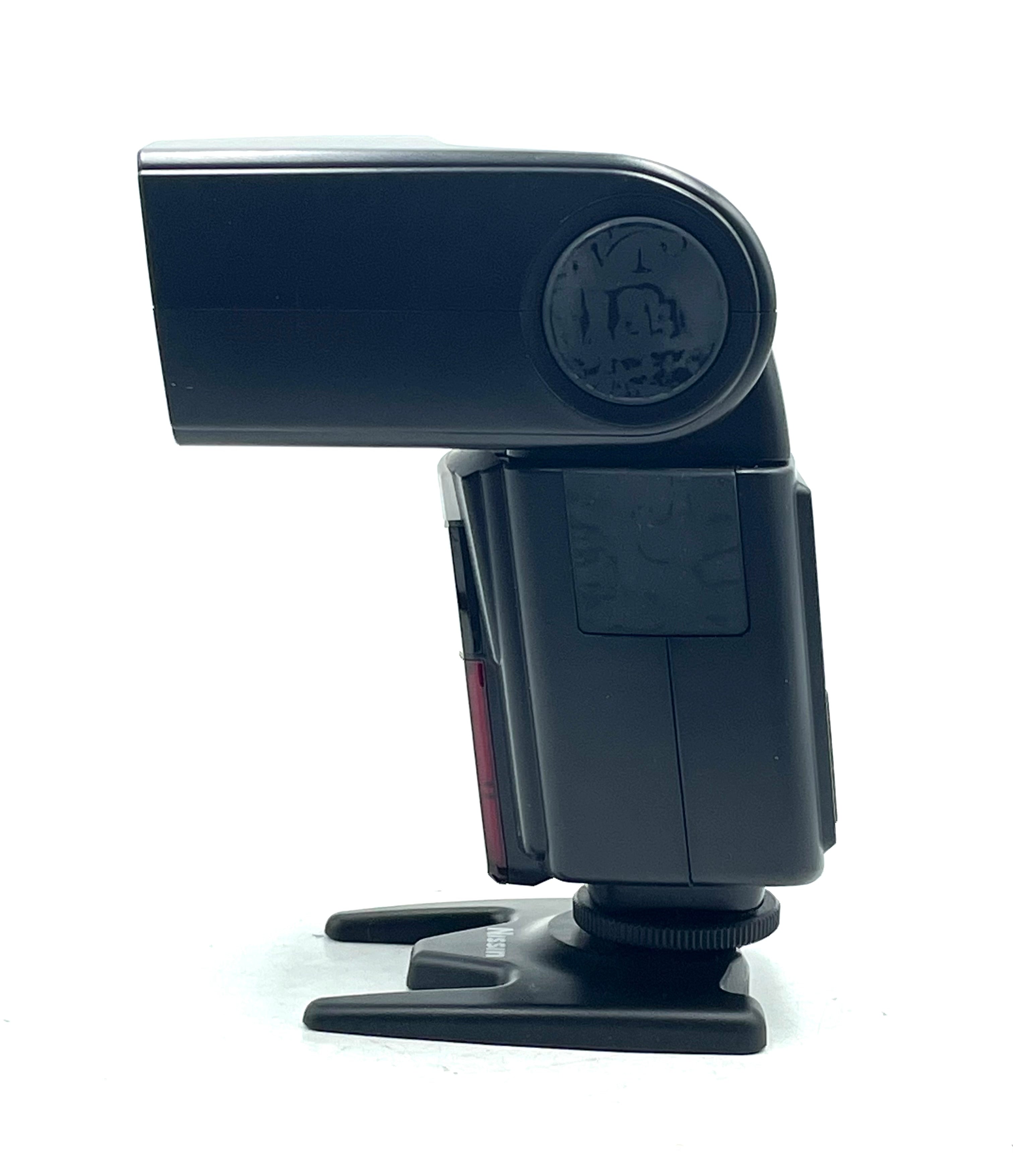 Nissin Di866 Flash W/ case,box, and flash stand (For Canon)