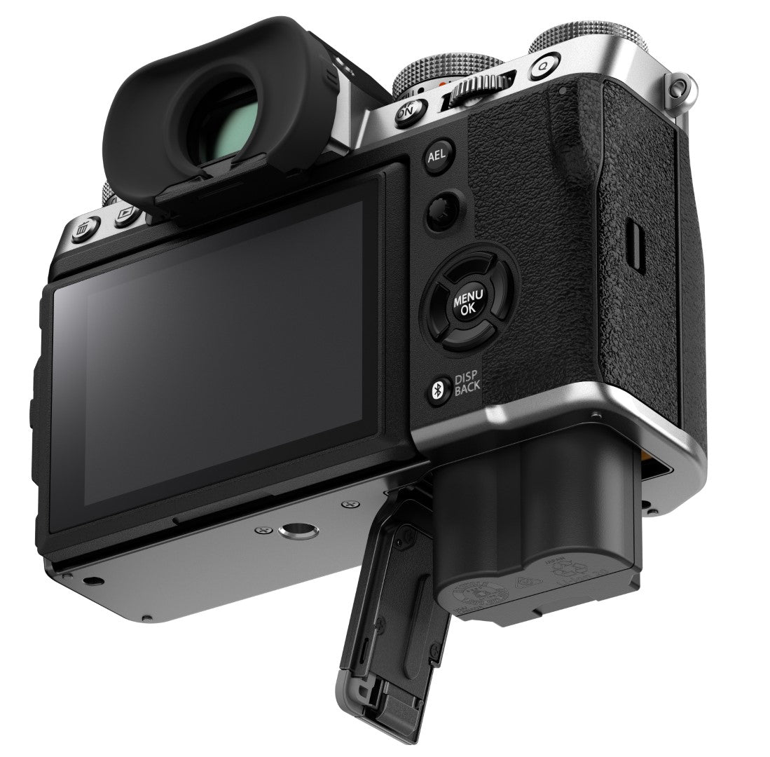 Fujifilm X-T5 Mirrorless Camera (Silver) with XF 16-80mm F4 Lens