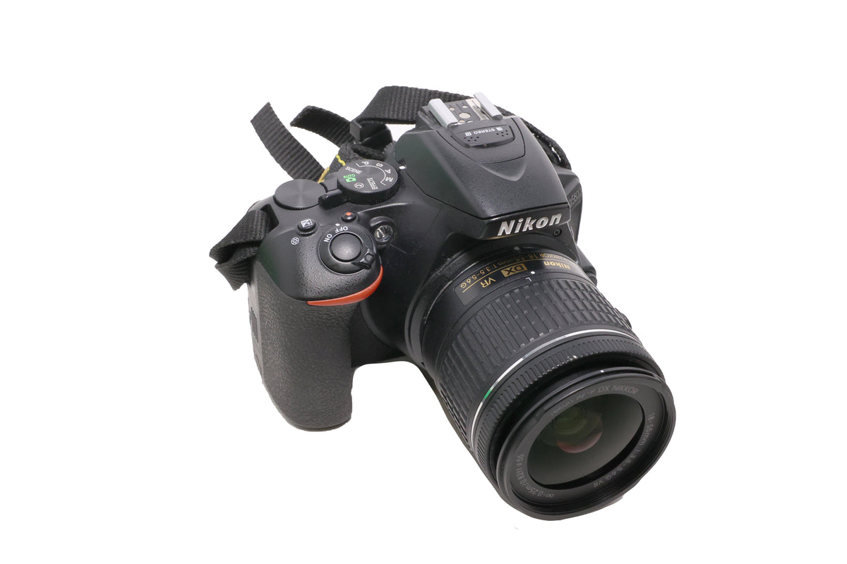 USED Nikon D5600 DSLR Camera with 18-55 Af-P vr