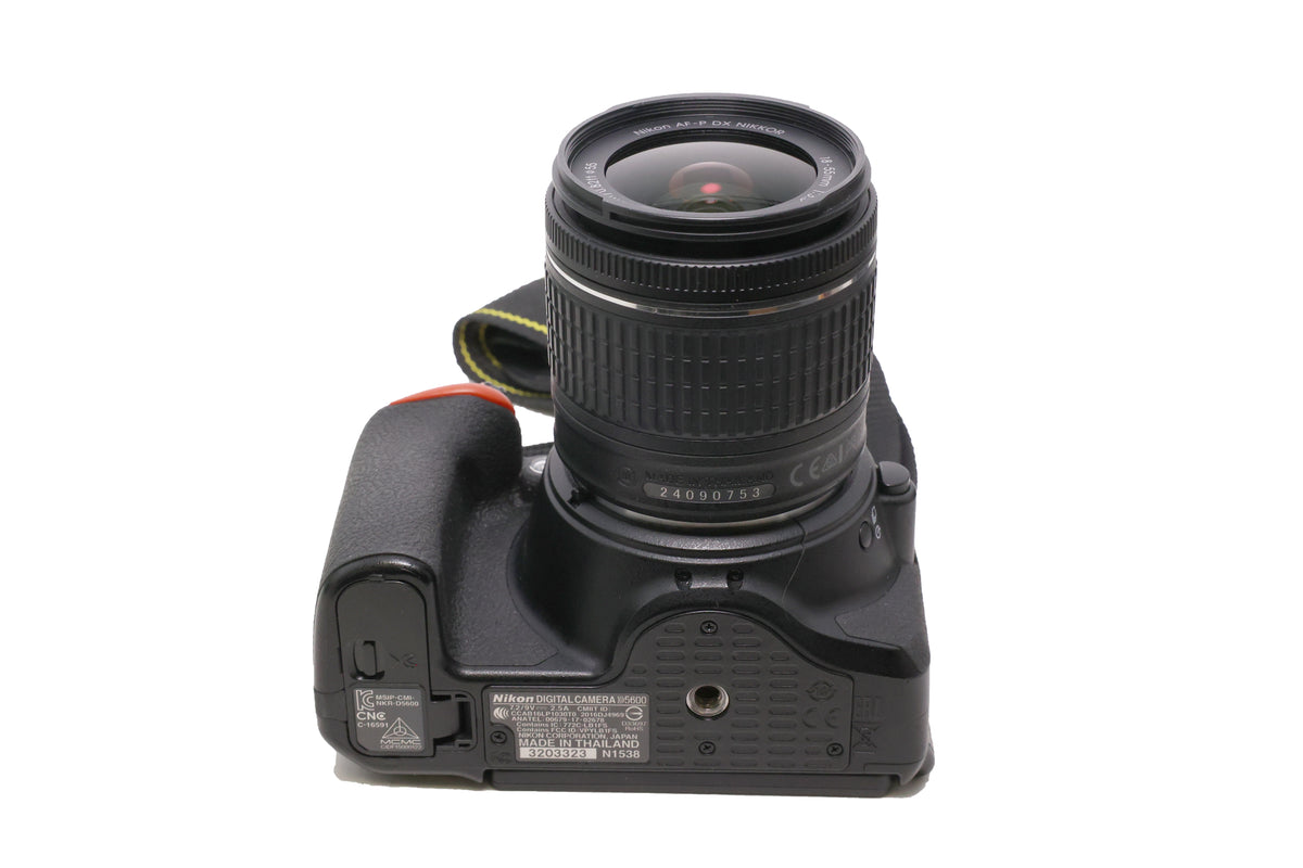 USED Nikon D5600 DSLR Camera with 18-55 Af-P vr