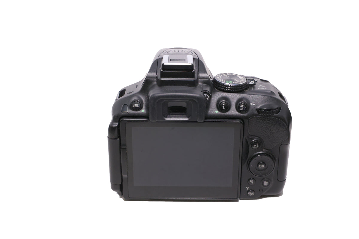 USED Nikon D5300 18-55mm VR II Kit Blk
