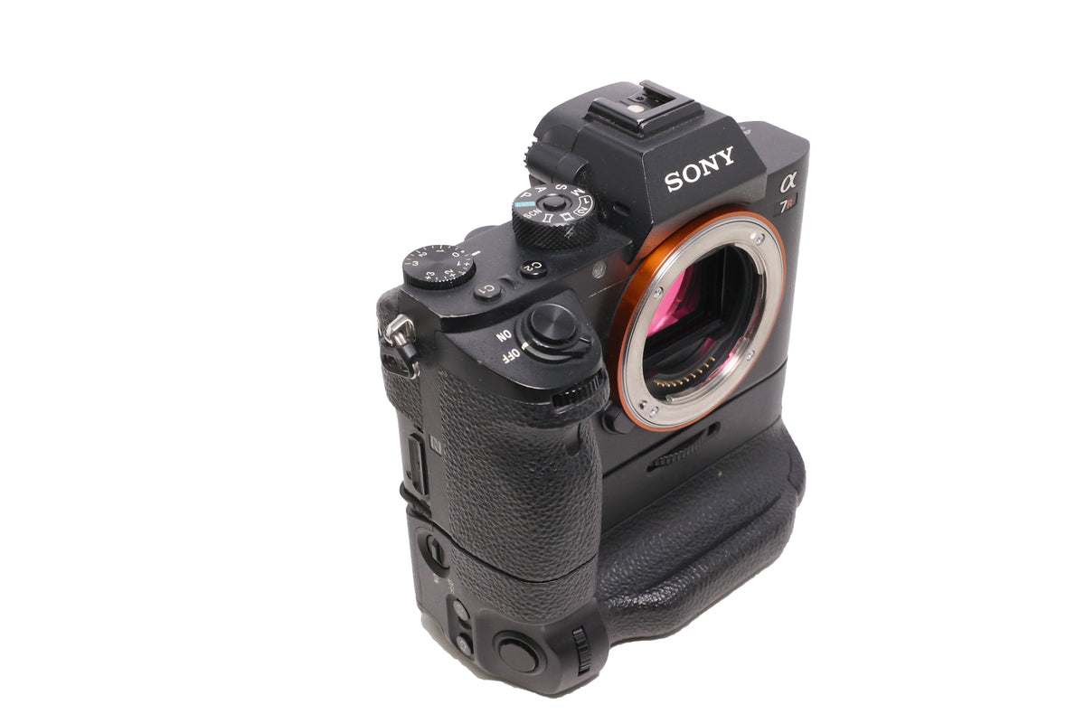 USED Sony a7R II Full Frame Mirrorless Camera w/ VG-C2EM Battery Grip