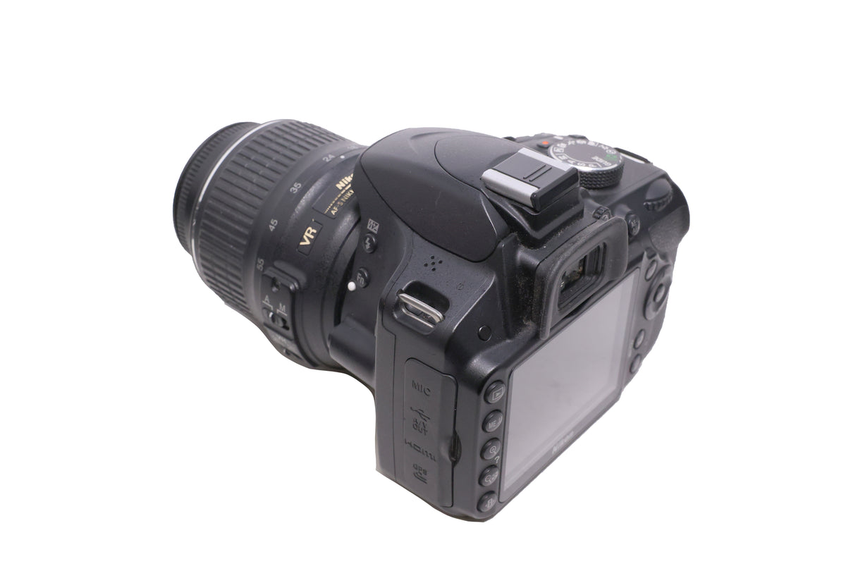 USED Nikon D3200 DSLR w/18-55mm Kit