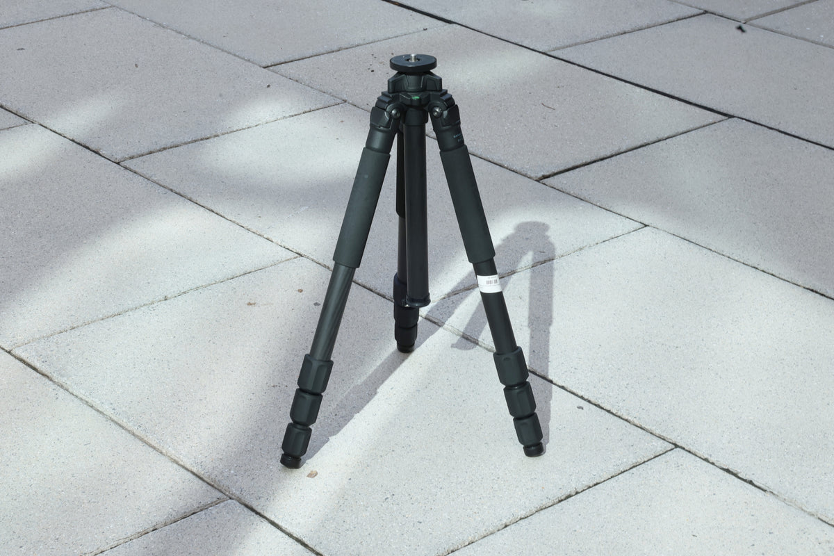 Used Induro CT314 8X Carbon Fiber Tripod