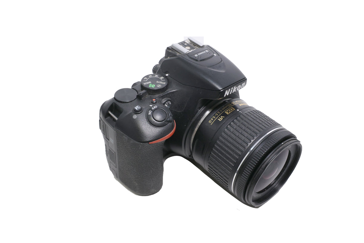 USED Nikon D5600 DSLR Camera with 18-55