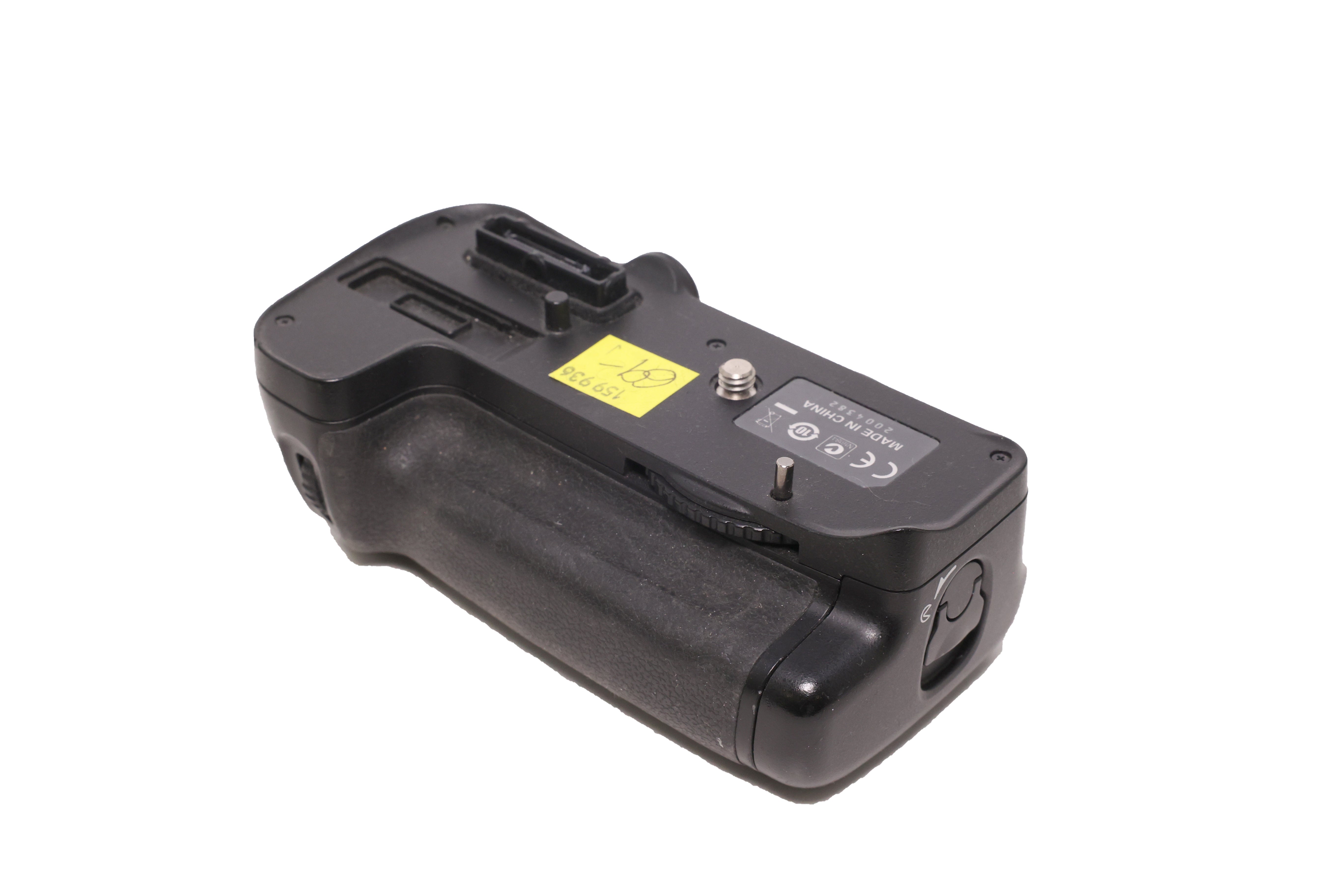 Used Nikon MB-D11 Battery Grip