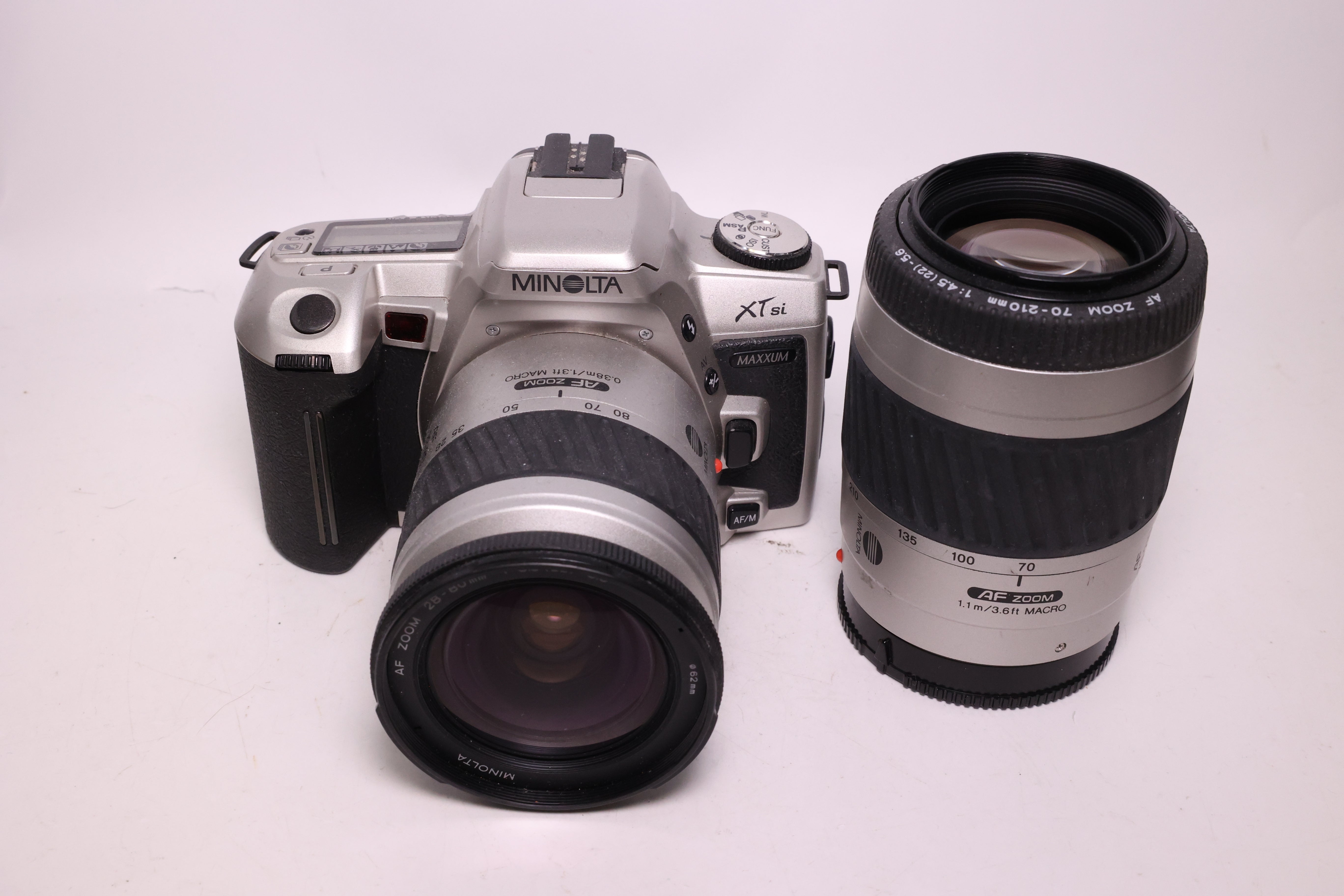 USED Minolta XT si w/ 28-80mm f/3.5-5.6 & 70-210mm f/4.5-5.6