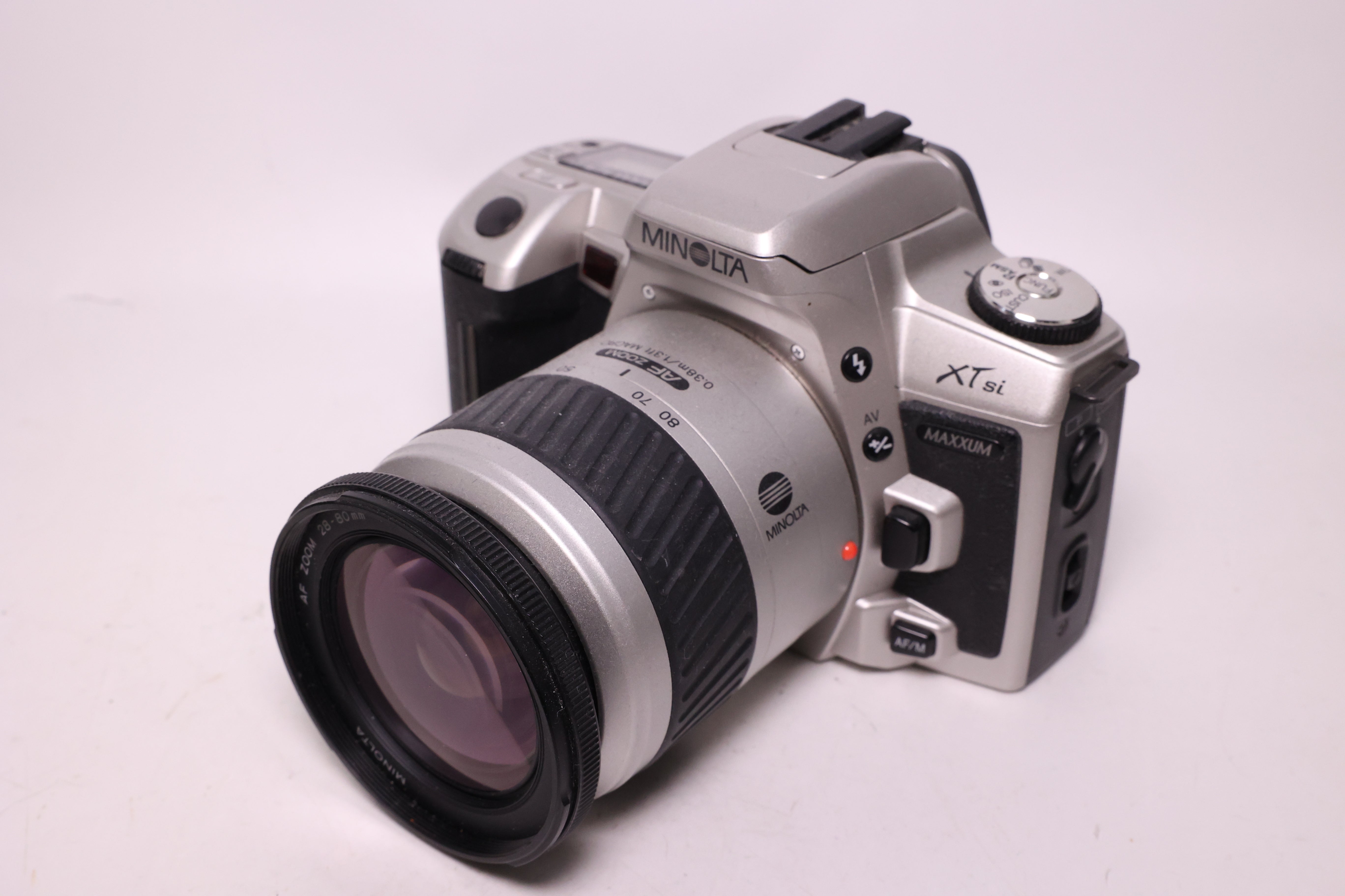 USED Minolta XT si w/ 28-80mm f/3.5-5.6 & 70-210mm f/4.5-5.6