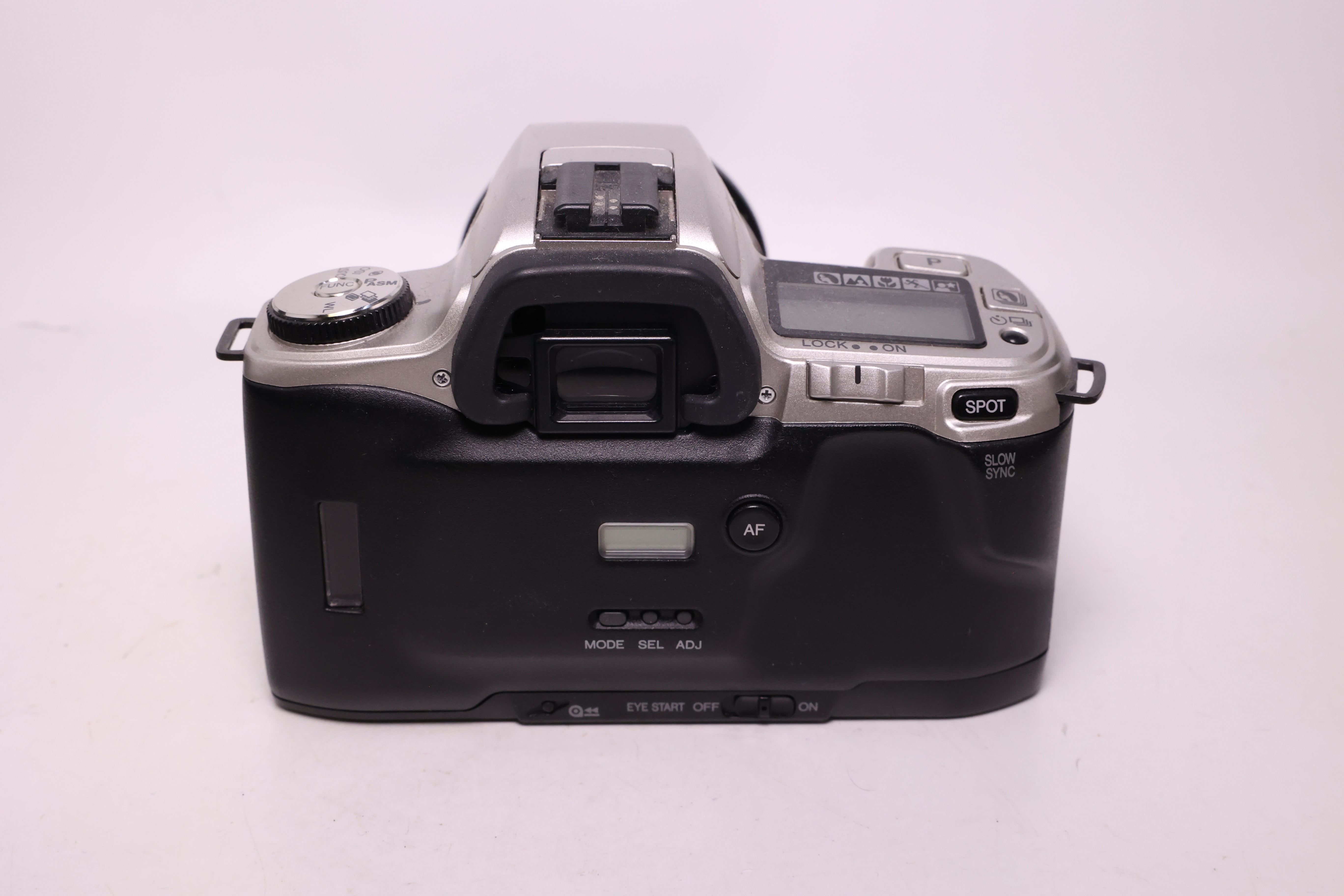 USED Minolta XT si w/ 28-80mm f/3.5-5.6 & 70-210mm f/4.5-5.6