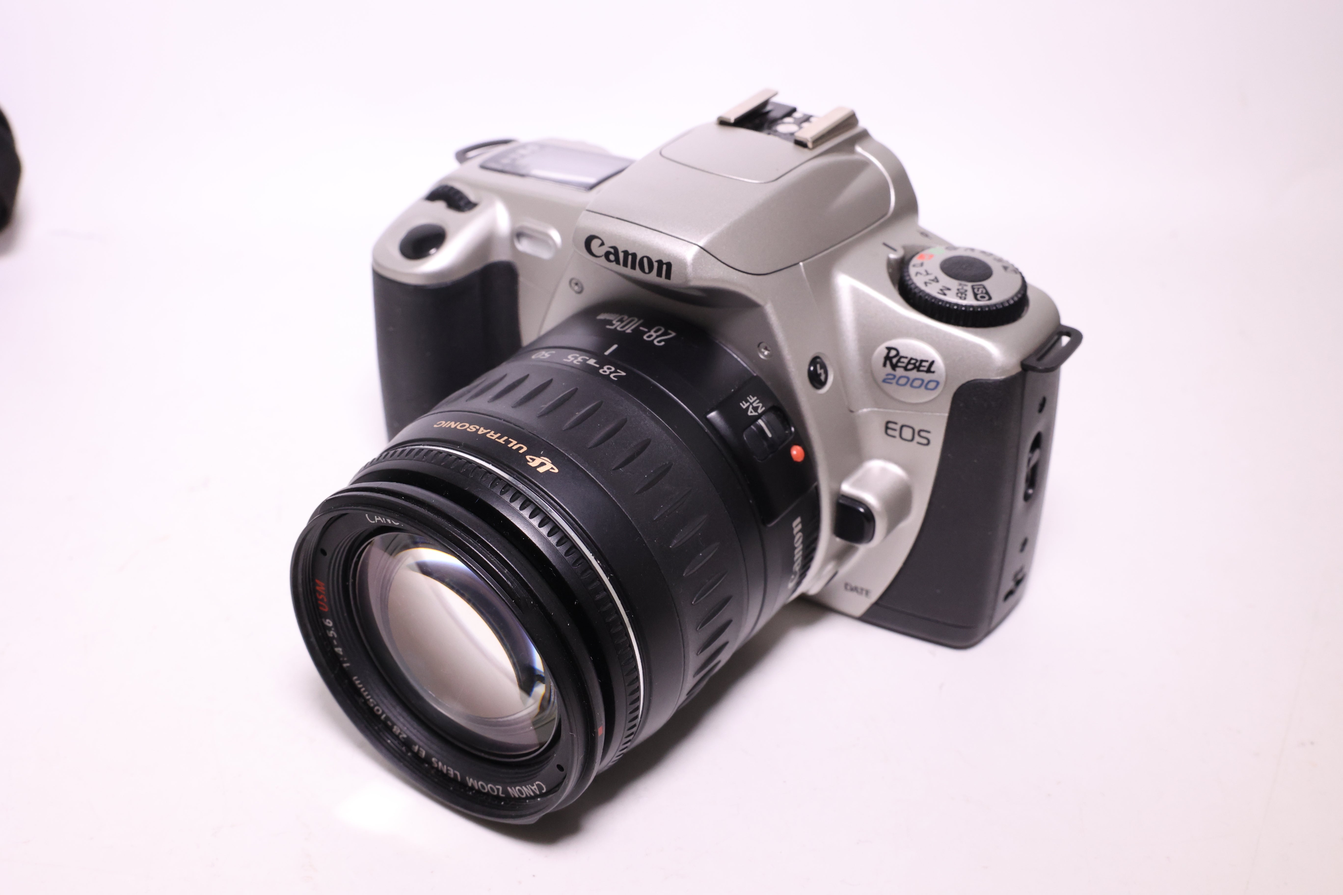 USED Canon EOS Rebel 2000 w/ 28-80mm f3.5-5.6 II
