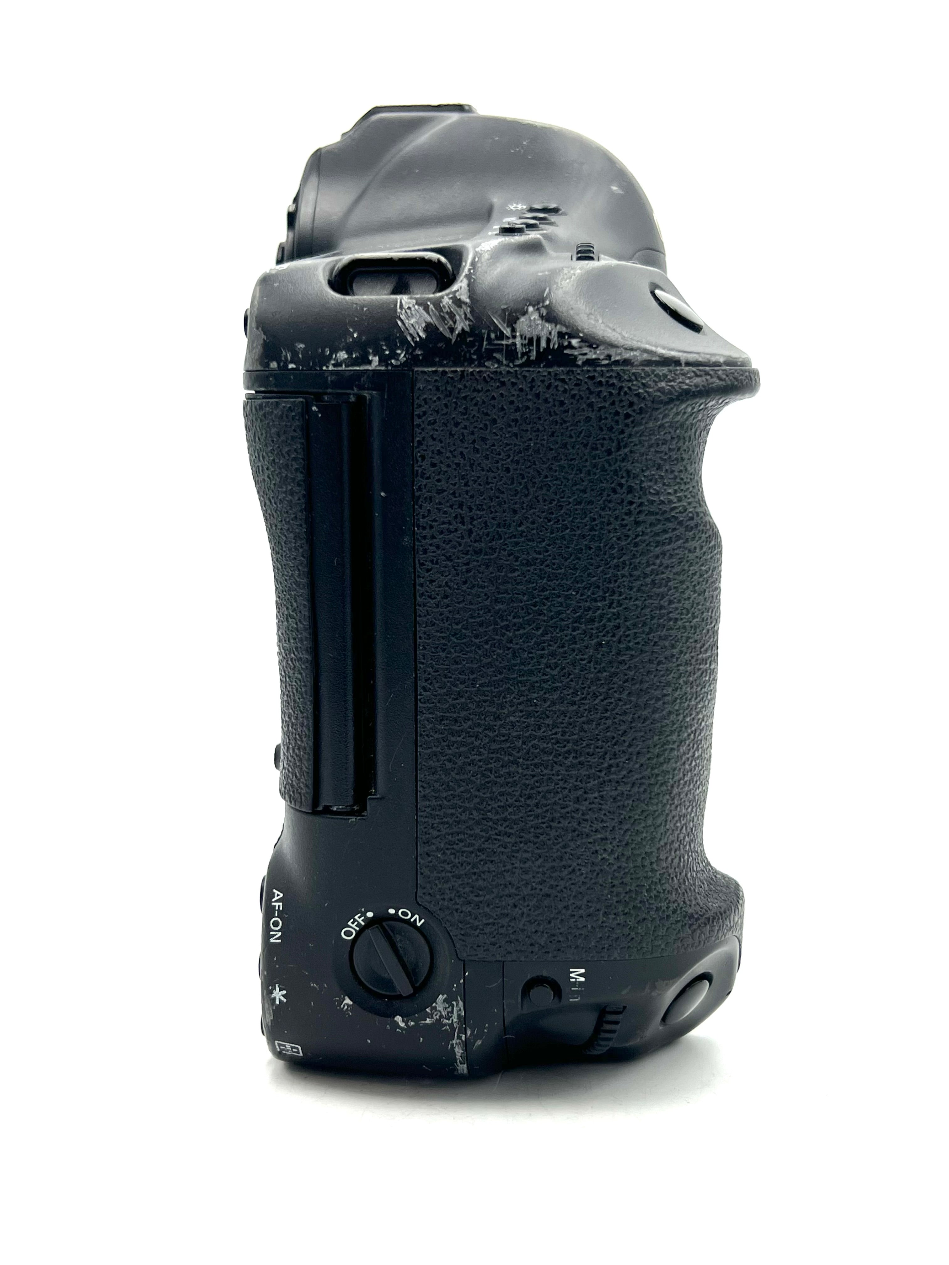USED Canon EOS 1DX Digital SLR Camera