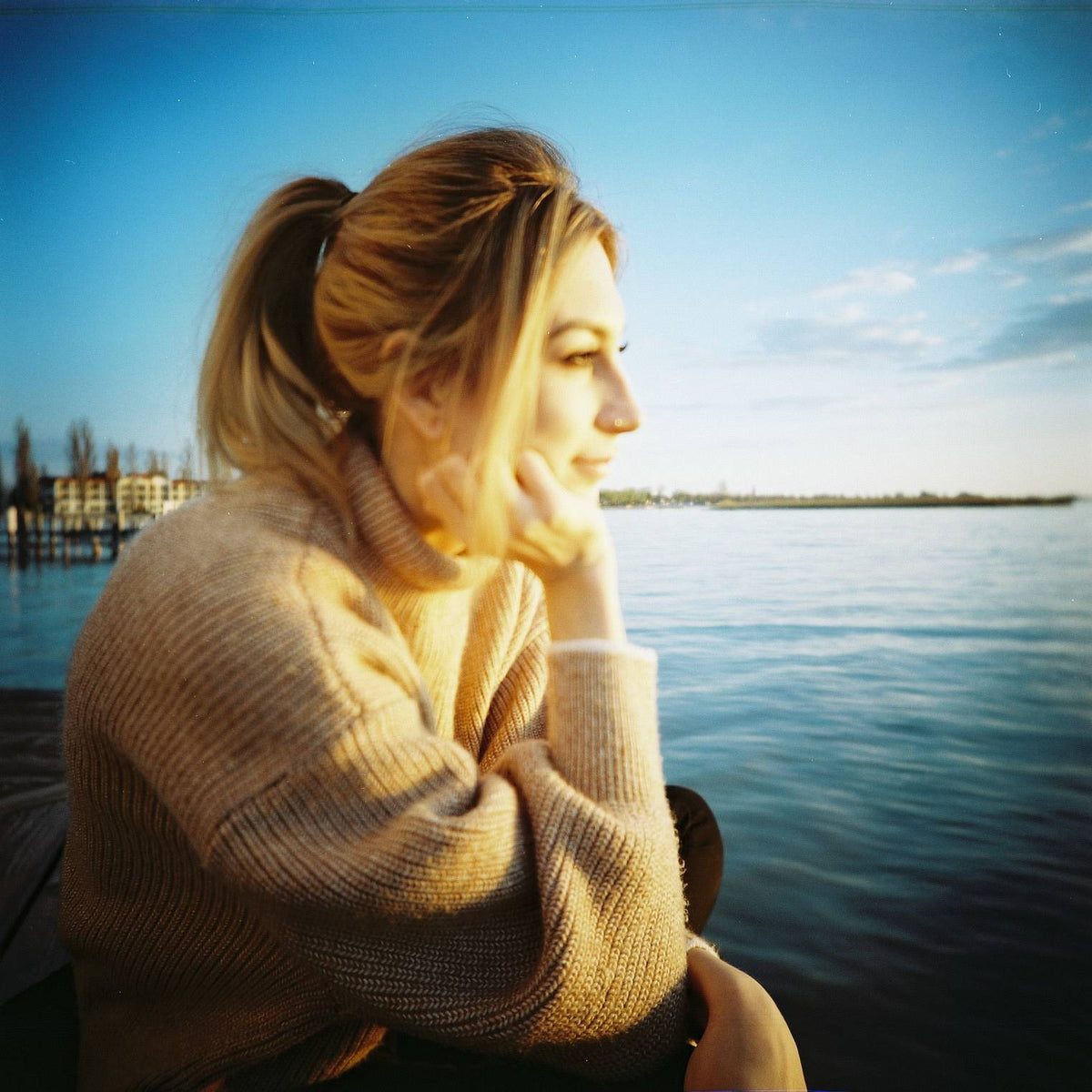 Lomography ISO 100 Color Negative Film (120 Roll Film)